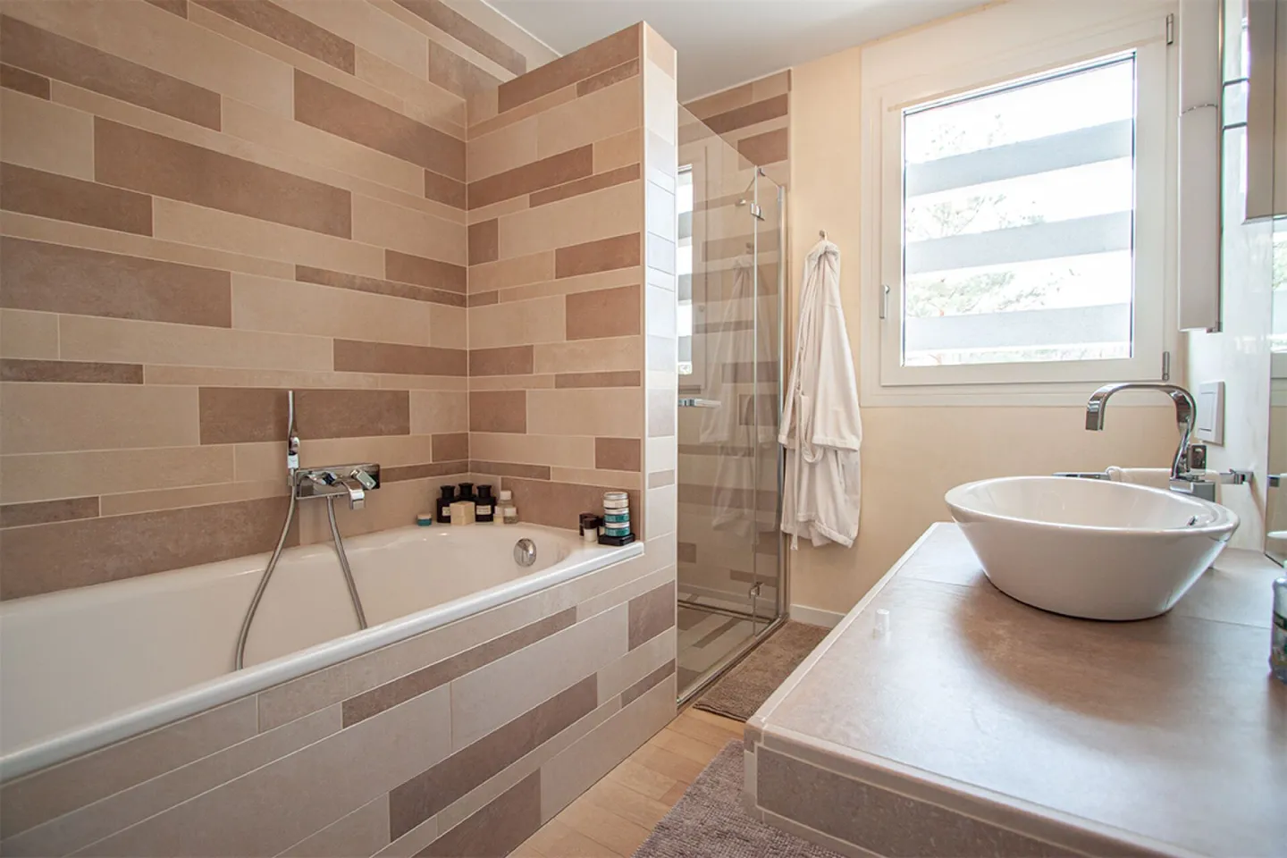High-end apartment in the prestigious "Elos Park" condominium - Photo 11 of 16