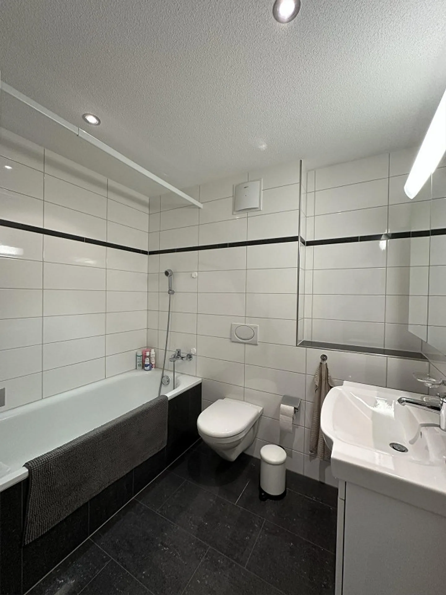 Wohnung im Eigentumsstandard in ruhigem Quartier - Photo 2 of 9