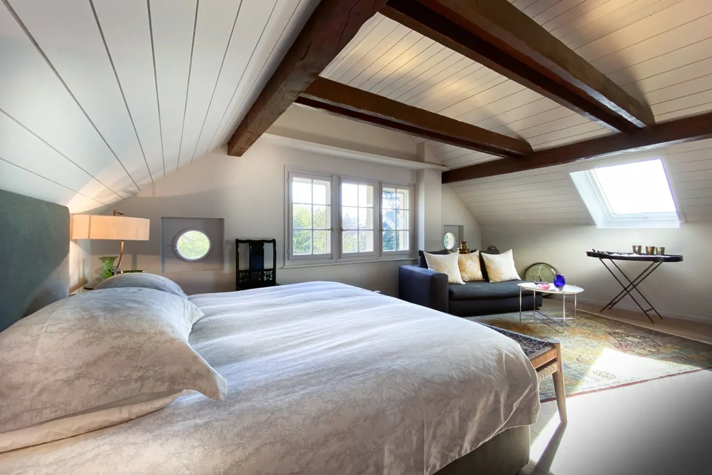 Raum, Moderne & atemberaubender Blick! - Foto 7 von 9