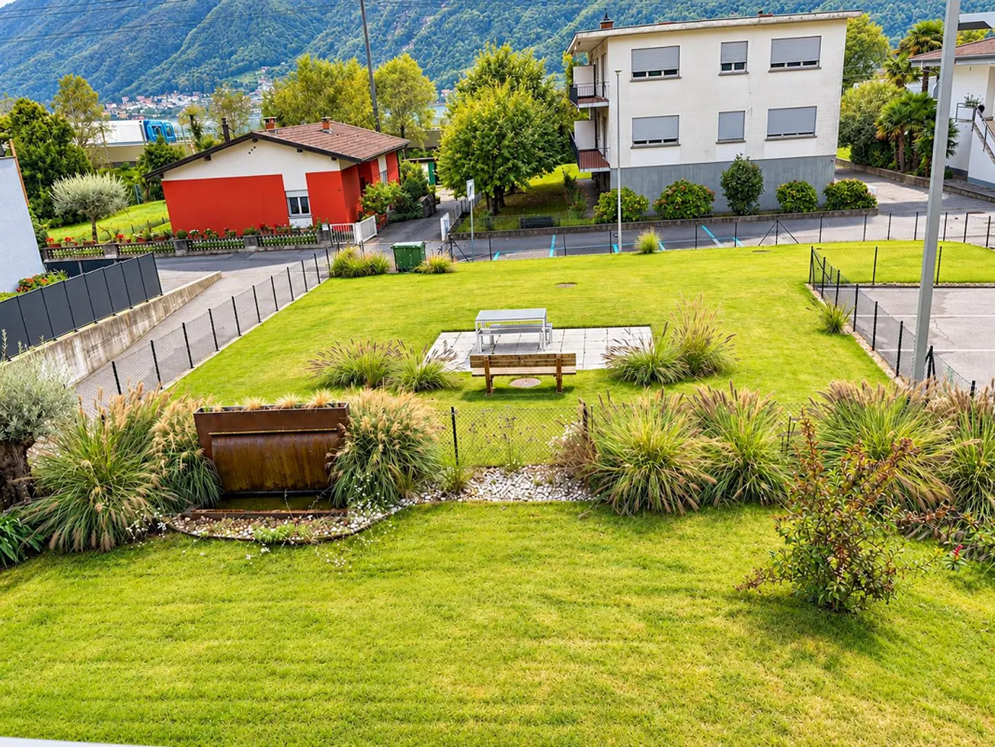 Appartamento soleggiato con vista giardino - Foto 2 di 17