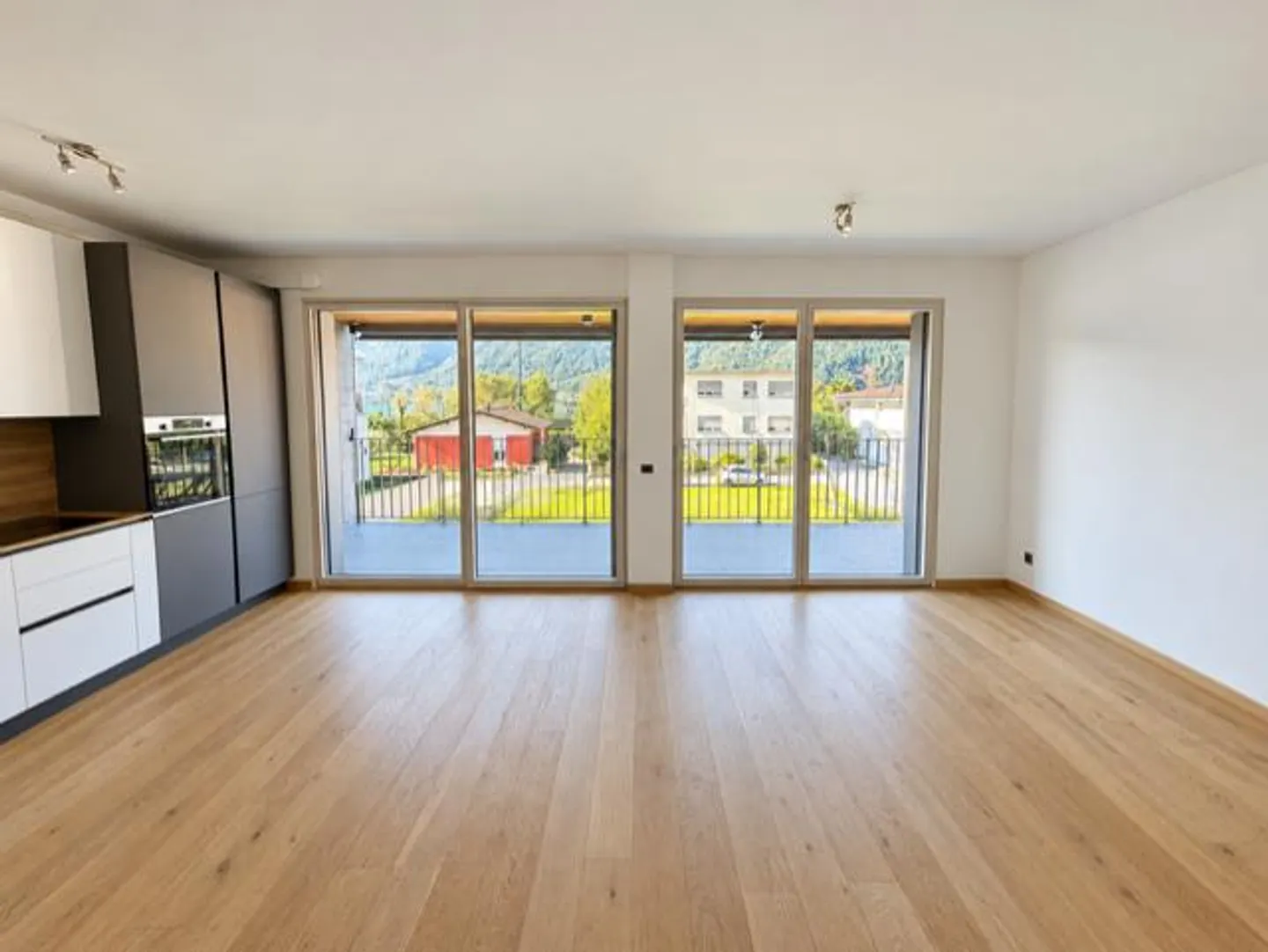 Appartamento soleggiato con vista giardino - Foto 5 di 17