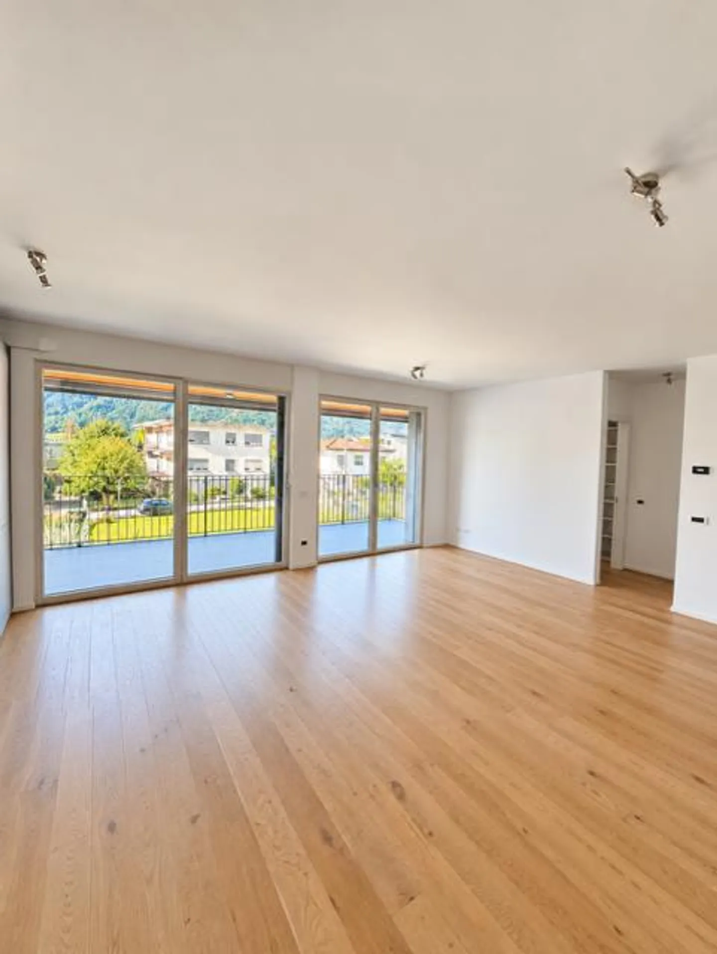 Appartamento soleggiato con vista giardino - Foto 7 di 17