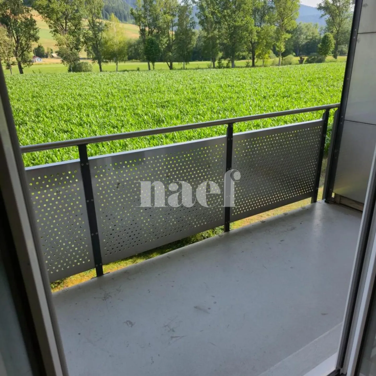 Appartement Charmant avec Vue sur la Campagne - Photo 3 sur 7