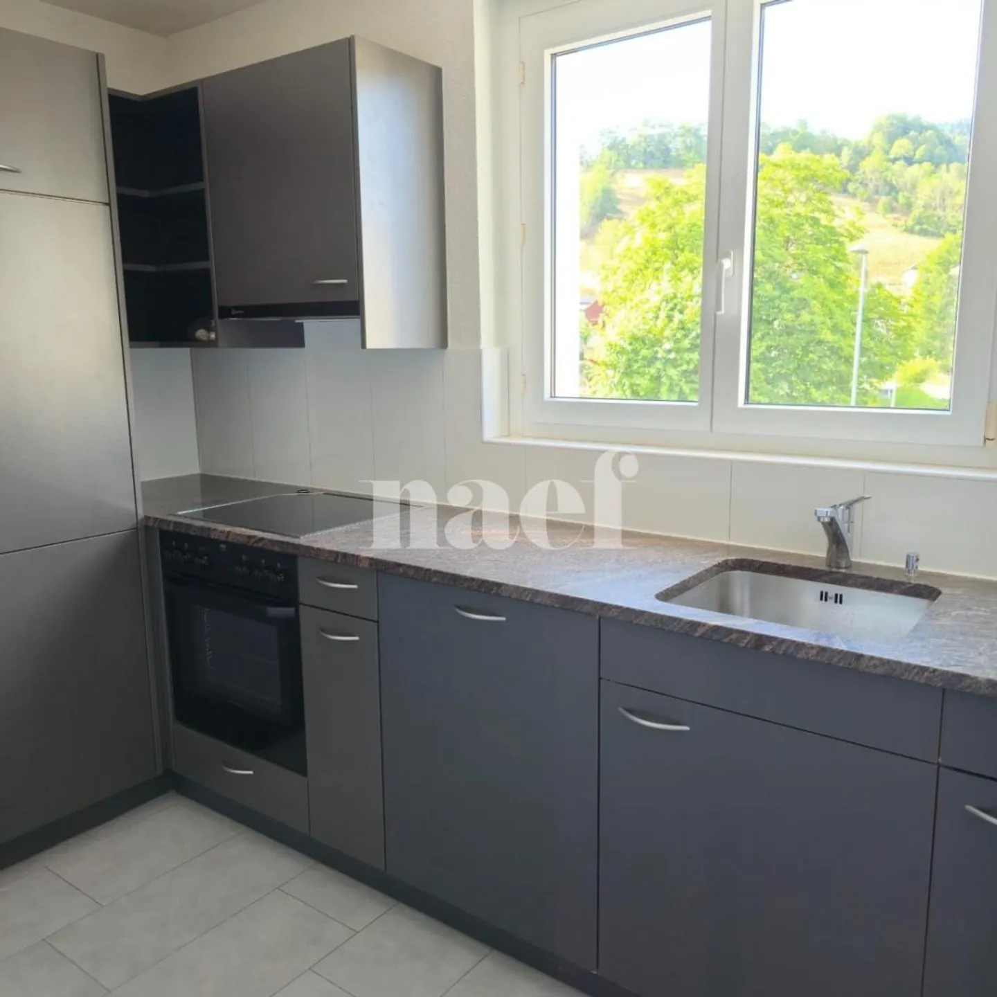 Appartement Charmant avec Vue sur la Campagne - Photo 4 sur 7