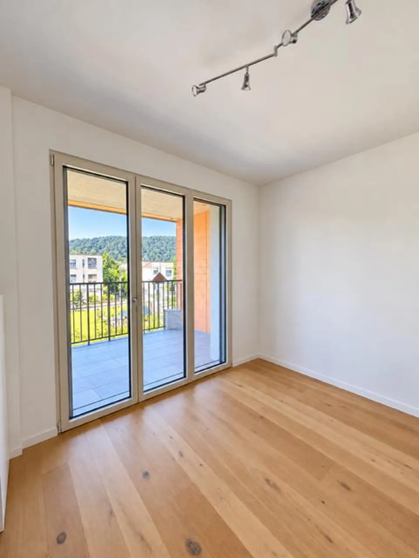 Appartamento soleggiato con vista giardino - Foto 13 di 17