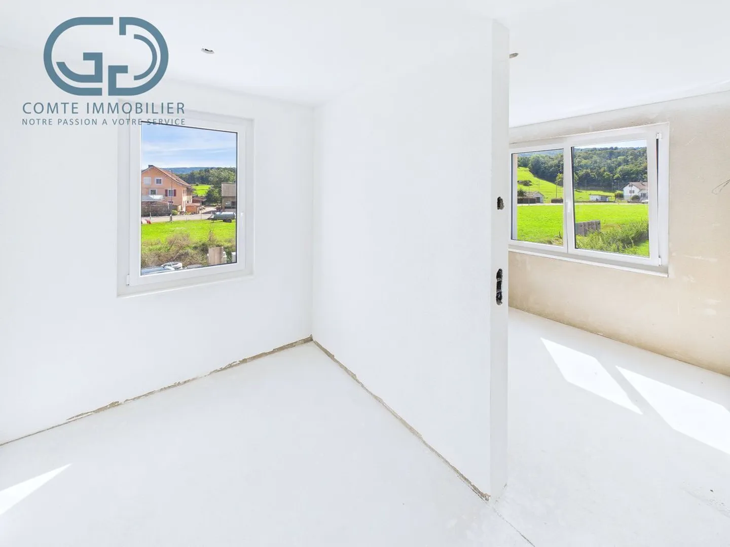 High-end semi-detached villa - Photo 9 of 13