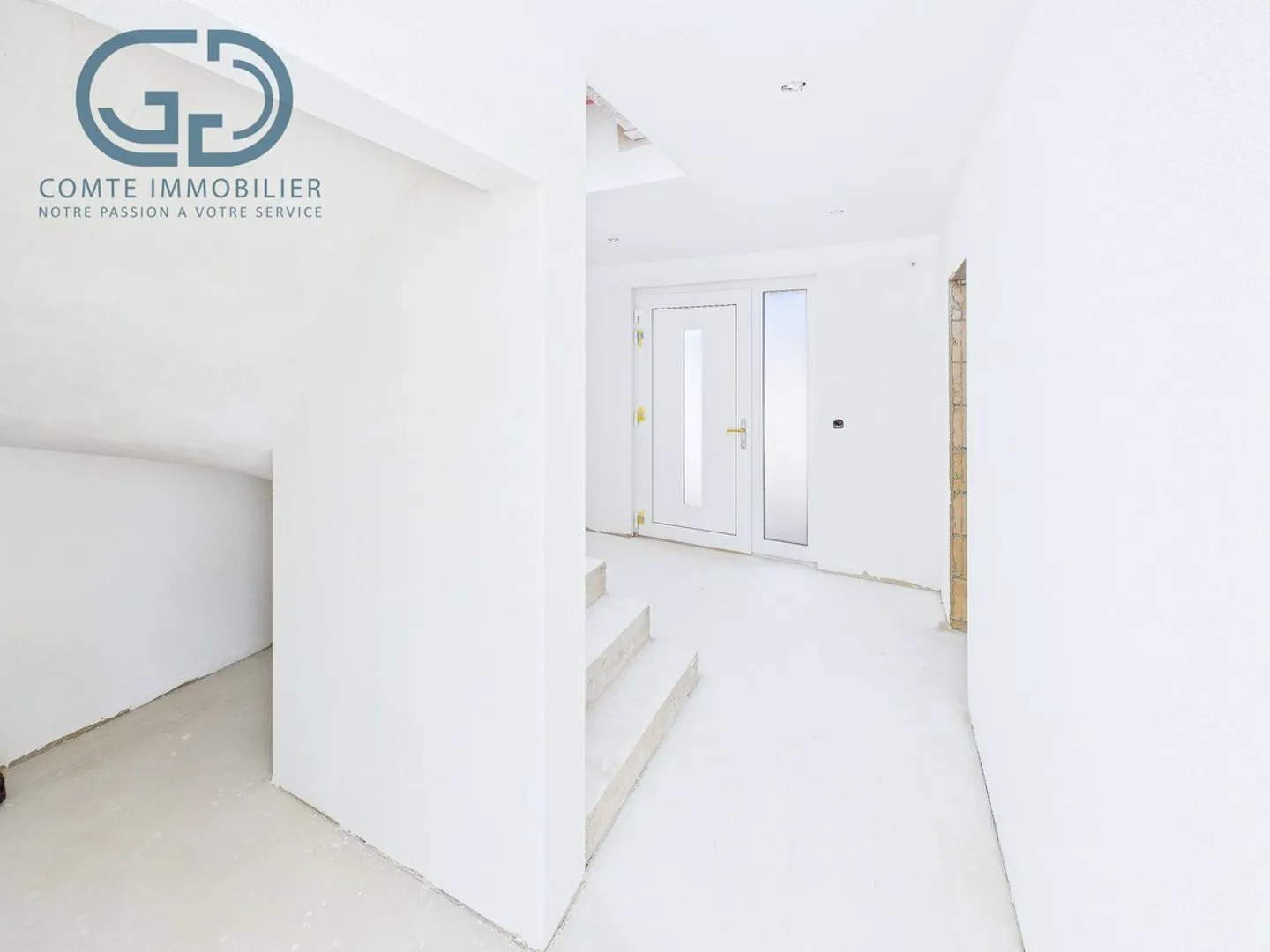 High-end semi-detached villa - Photo 13 of 13