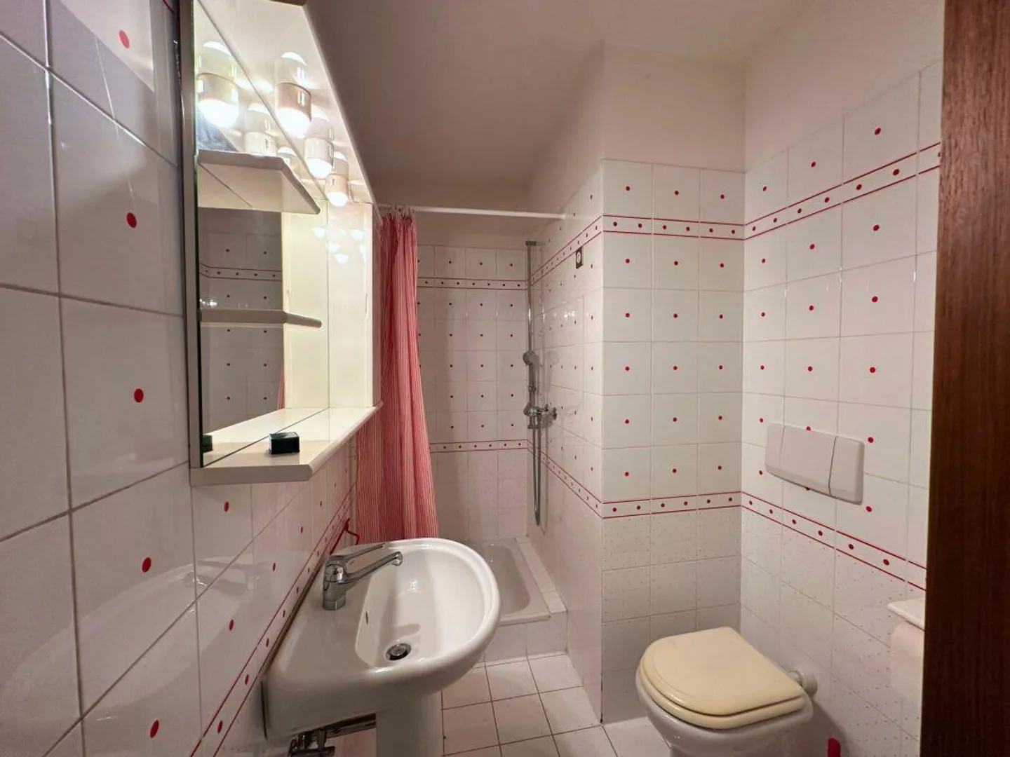 Signorile casa gemella nel verde e con vista aperta - Foto 15 di 23