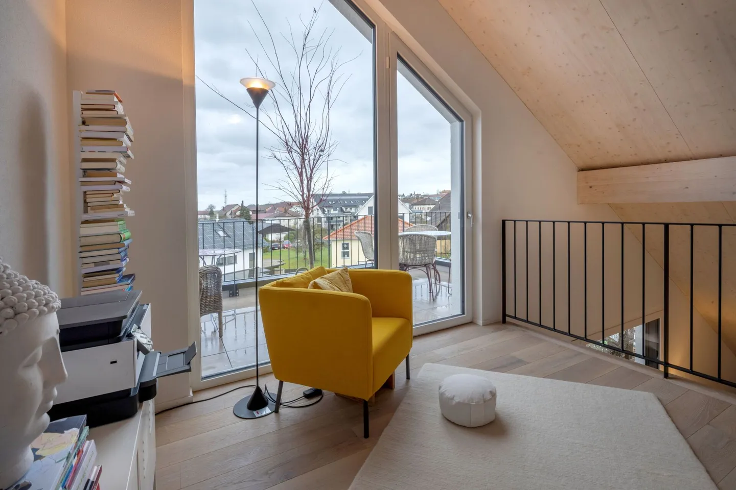 Exclusive Living Oasis - Living with Style and Views - Photo 4 of 16