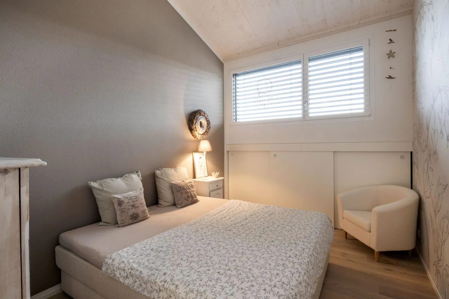 Exclusive Living Oasis - Living with Style and Views - Photo 5 of 16