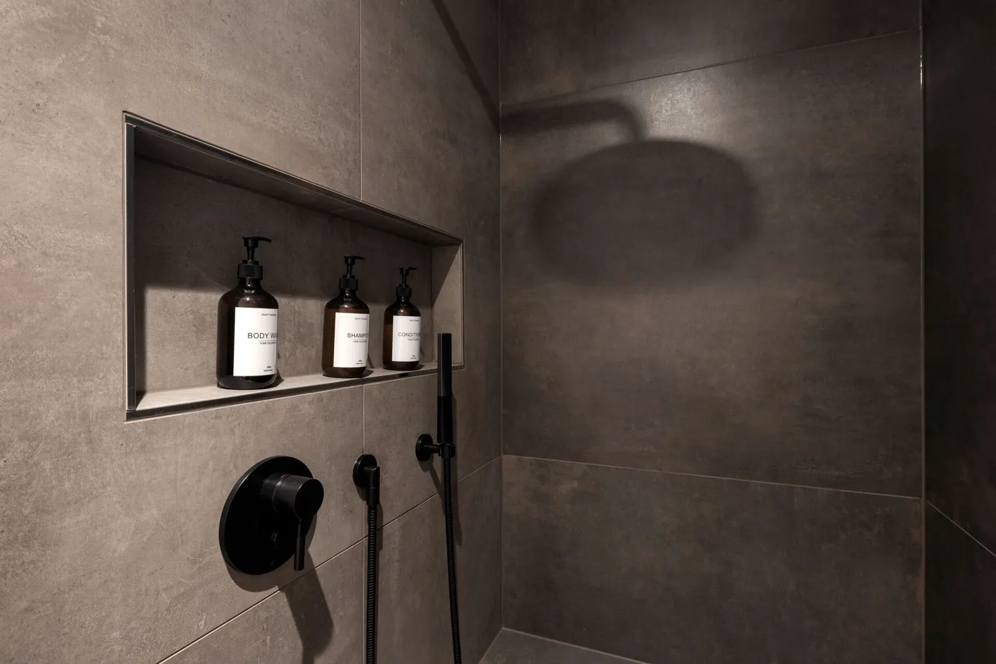 Exclusive Living Oasis - Living with Style and Views - Photo 12 of 16