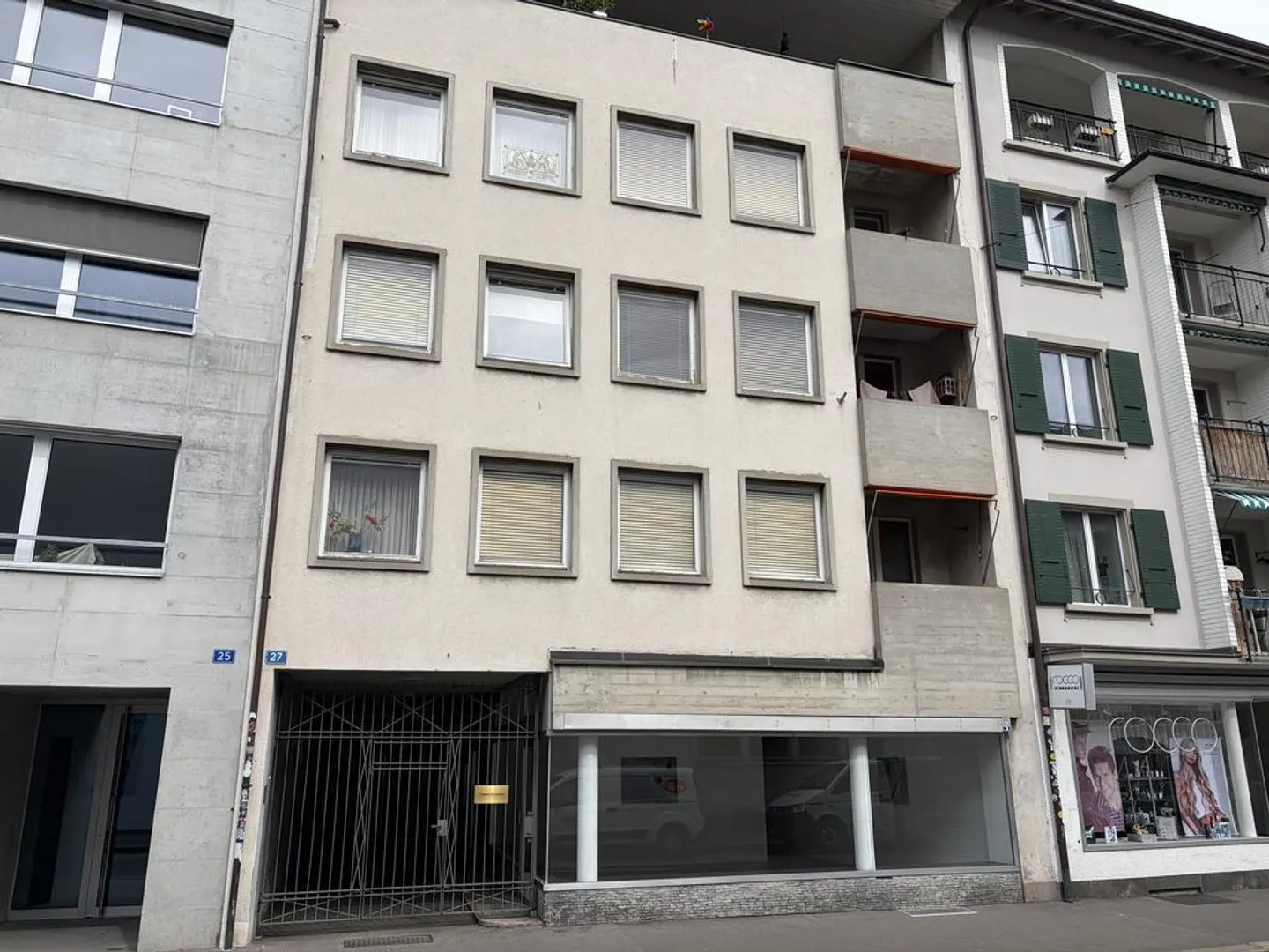 Mehrfamilienhaus mit Werkstatt - Foto 1 von 4