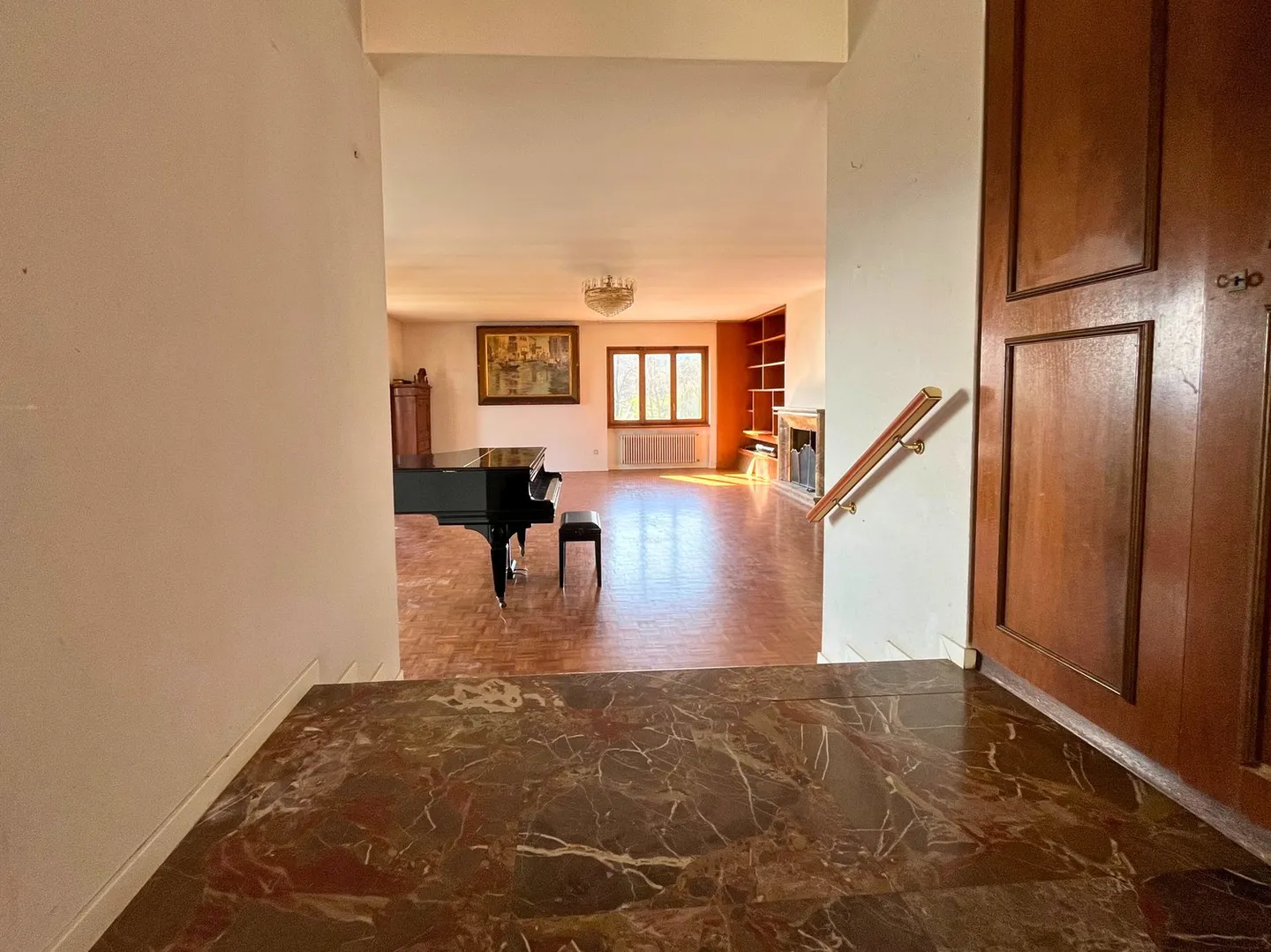 Prachtvolles Zweifamilienhaus mit Pool und freier Sicht – Besazio - Foto 9 von 18