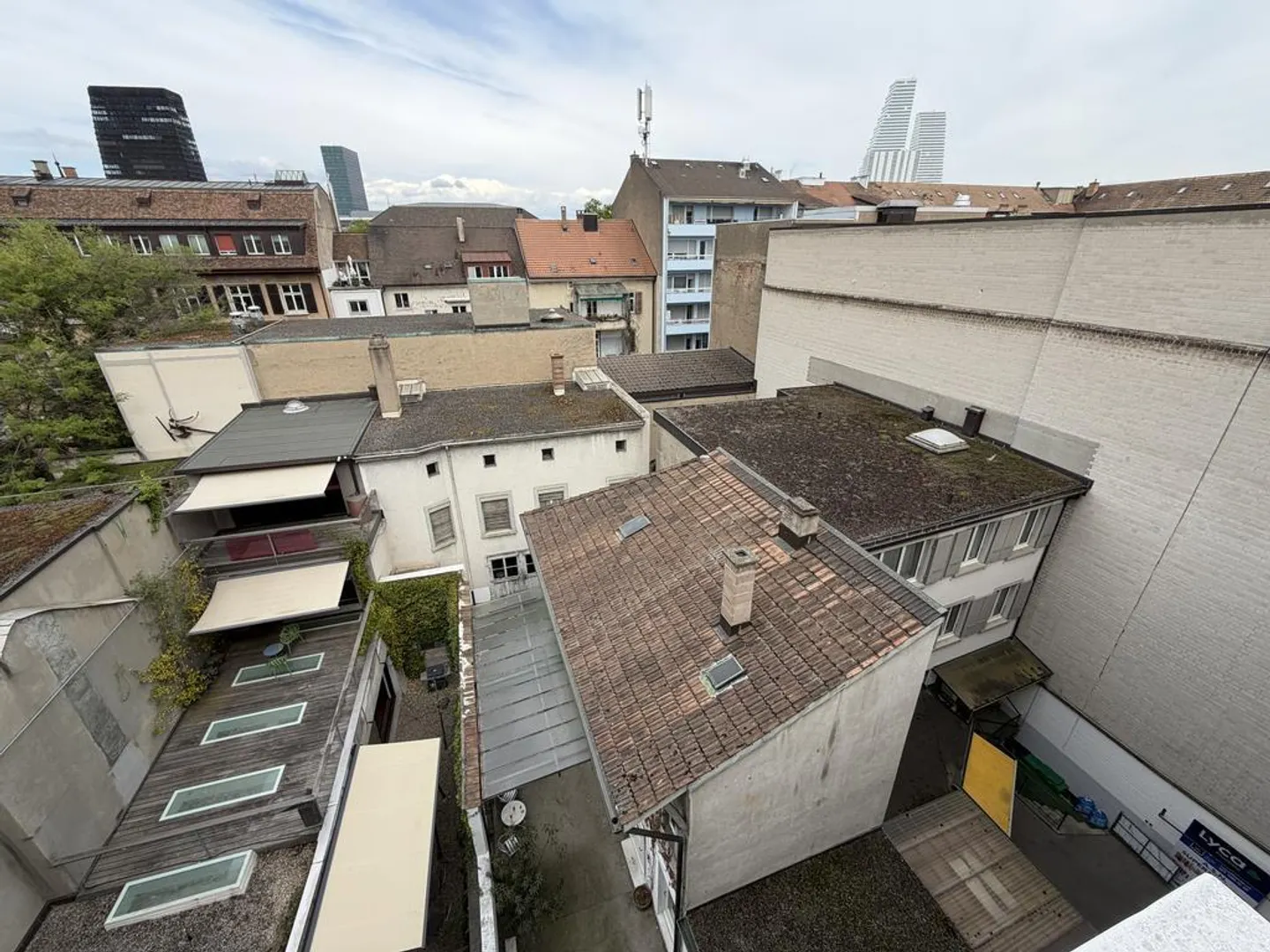 Mehrfamilienhaus mit Werkstatt - Foto 3 von 4