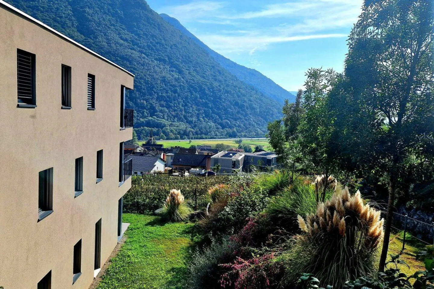 Nouvel appartement de 4,5 pièces avec jardin et vue - Photo 2 sur 7