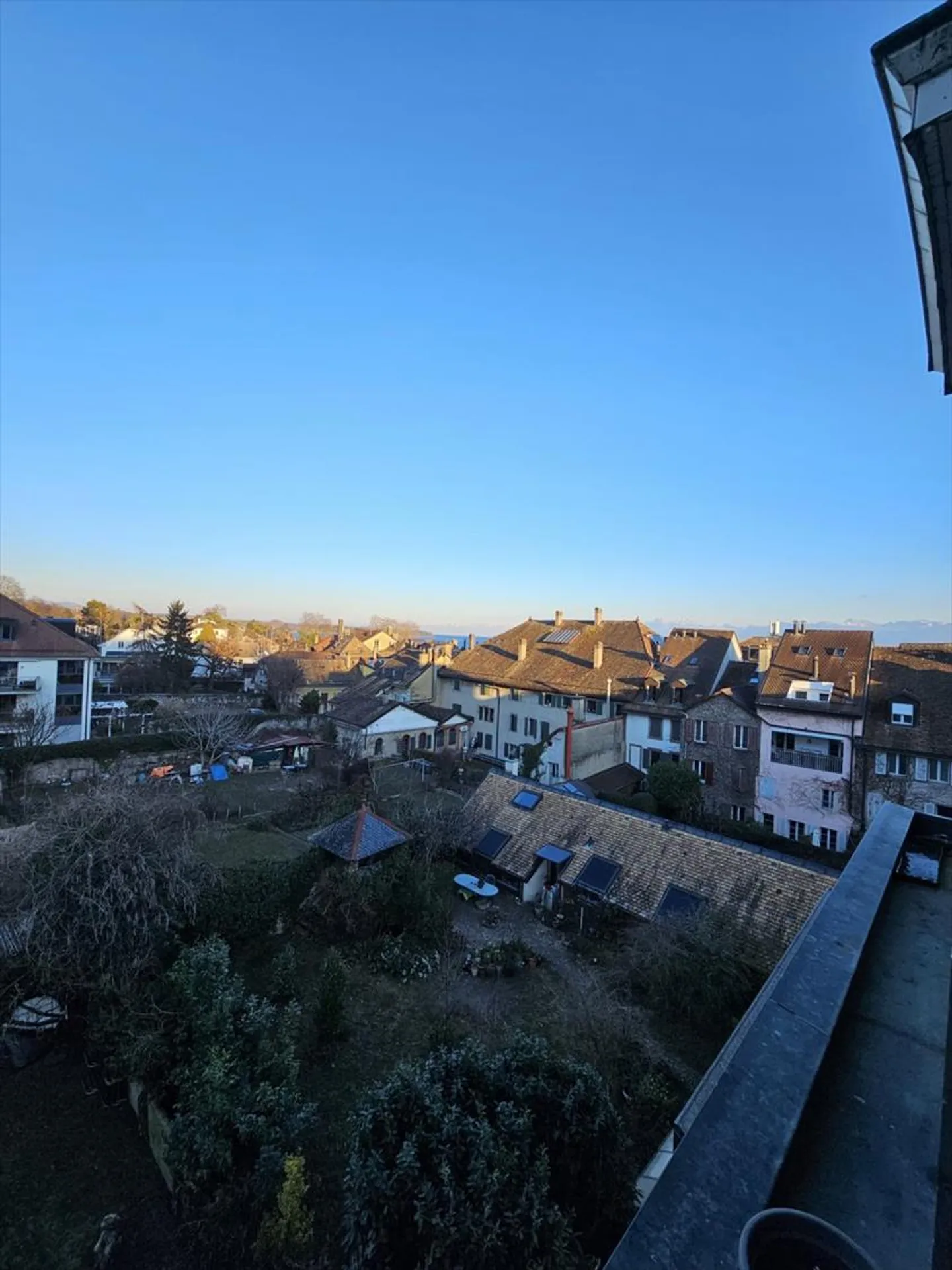 3.5-room apartment with unobstructed view in Nyon - Photo 1 of 5