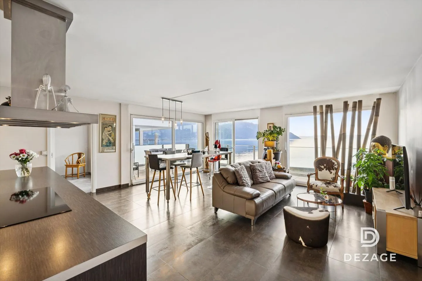 Wunderschöne moderne Penthousewohnung mit fantastischem Blick auf die Berge und den See - Foto 1 von 11