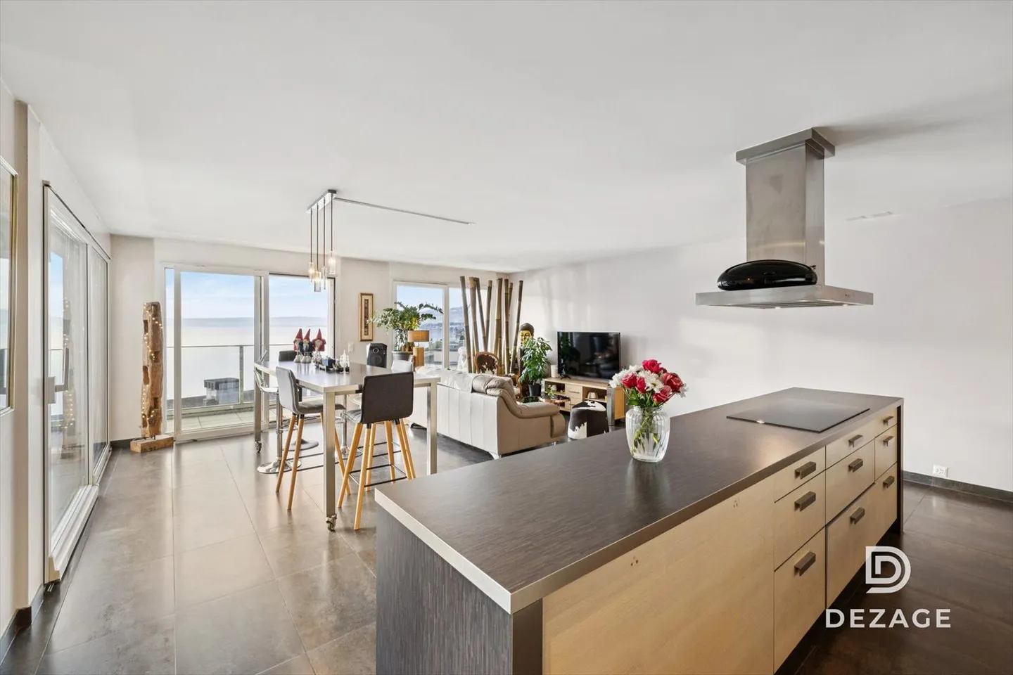 Wunderschöne moderne Penthousewohnung mit fantastischem Blick auf die Berge und den See - Foto 3 von 11