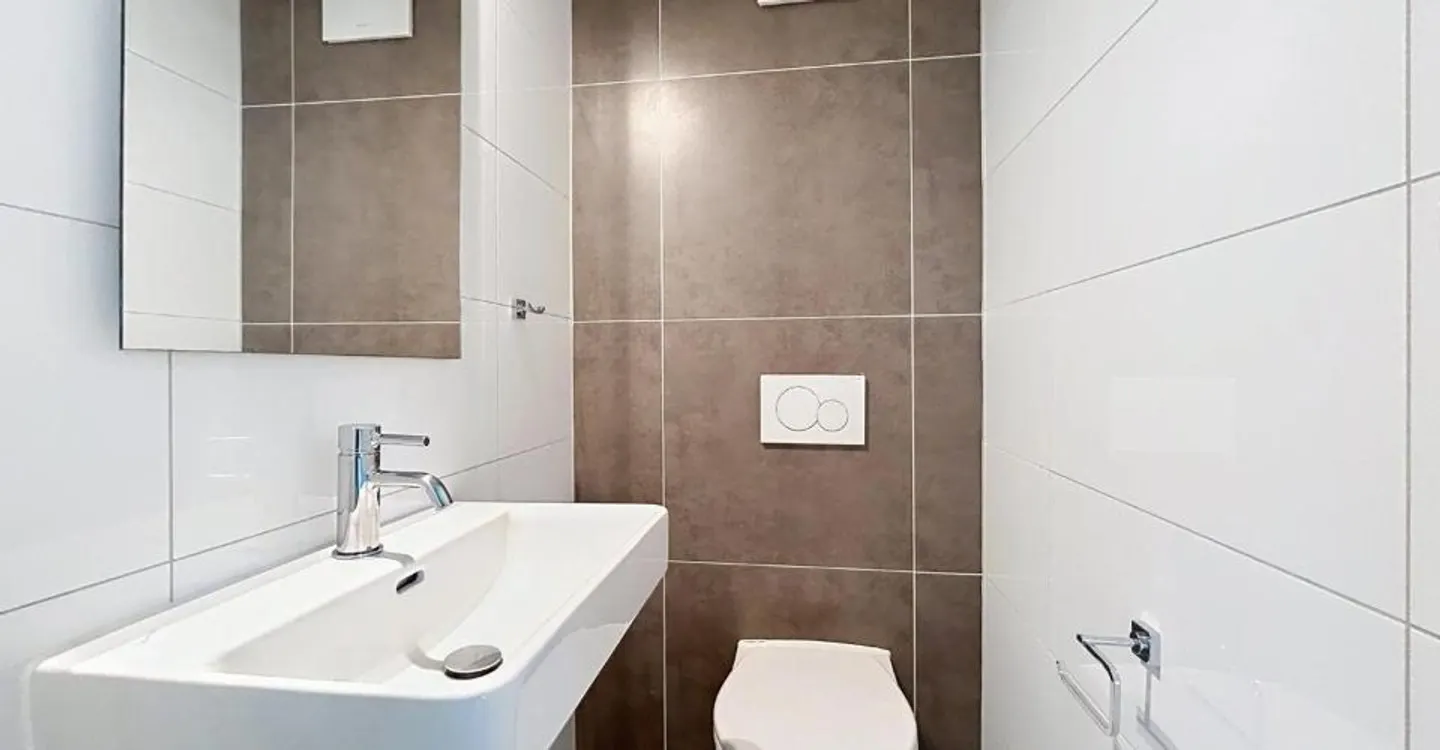Spacious 5.5-room duplex, just steps from the lake - Photo 11 of 11