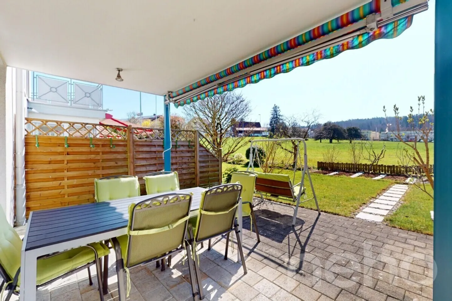 Casa a schiera con meravigliosa area giardino e vista sul verde - Foto 5 di 13