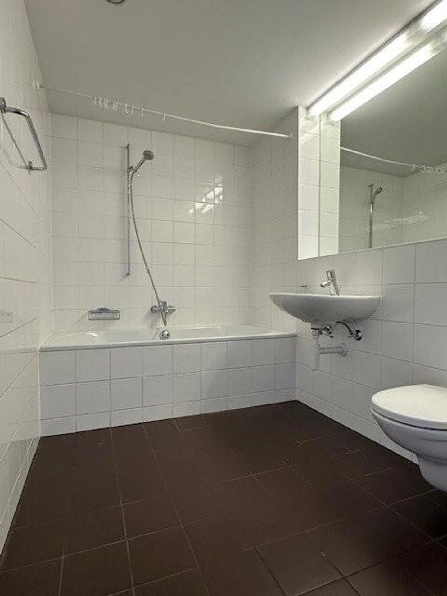 Prime location in Wallisellen: Where modern living meets city lifestyle. - Photo 3 of 6