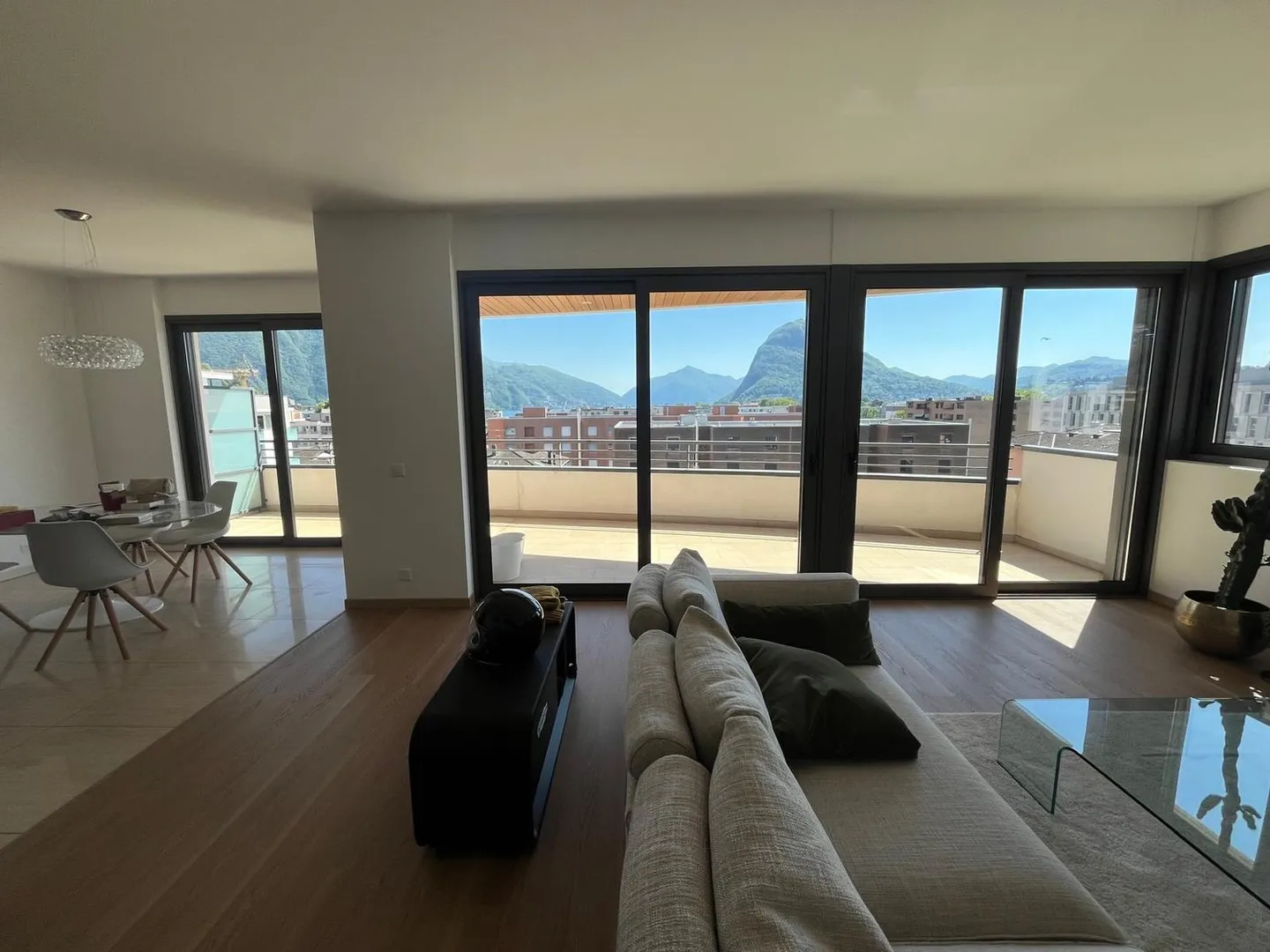 VIGANELLO - PENTHOUSE MODERNE À LOUER, 4.5 CHAMBRES - Photo 4 sur 11