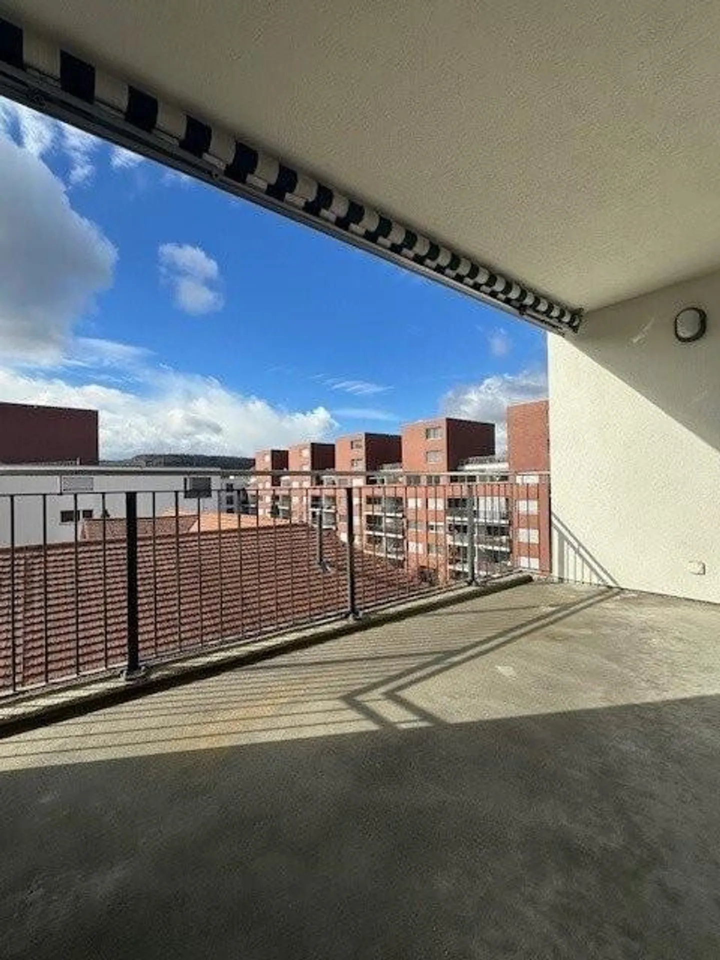 Prime location in Wallisellen: Where modern living meets city lifestyle. - Photo 6 of 6