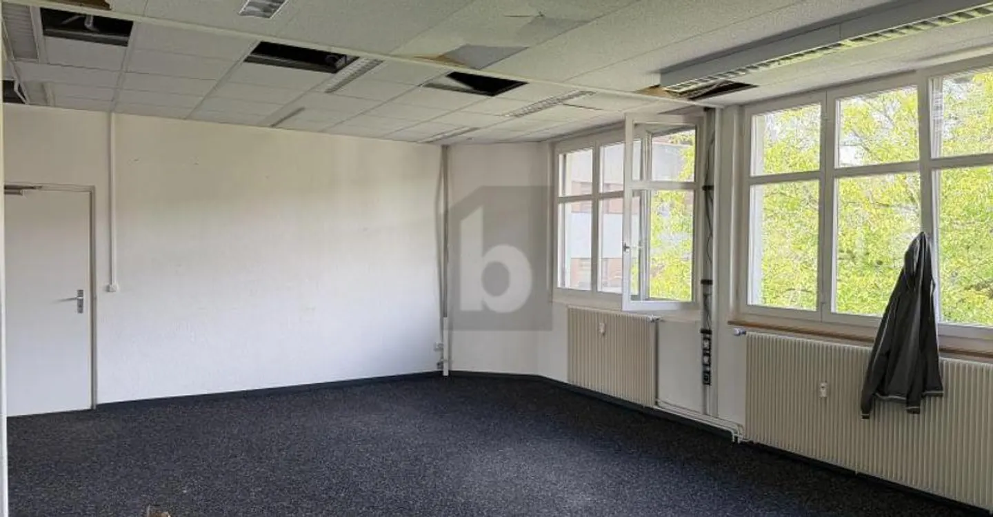 MODERN, FLEXIBLE AND CLOSE TO THE TRAIN STATION - Photo 1 of 5