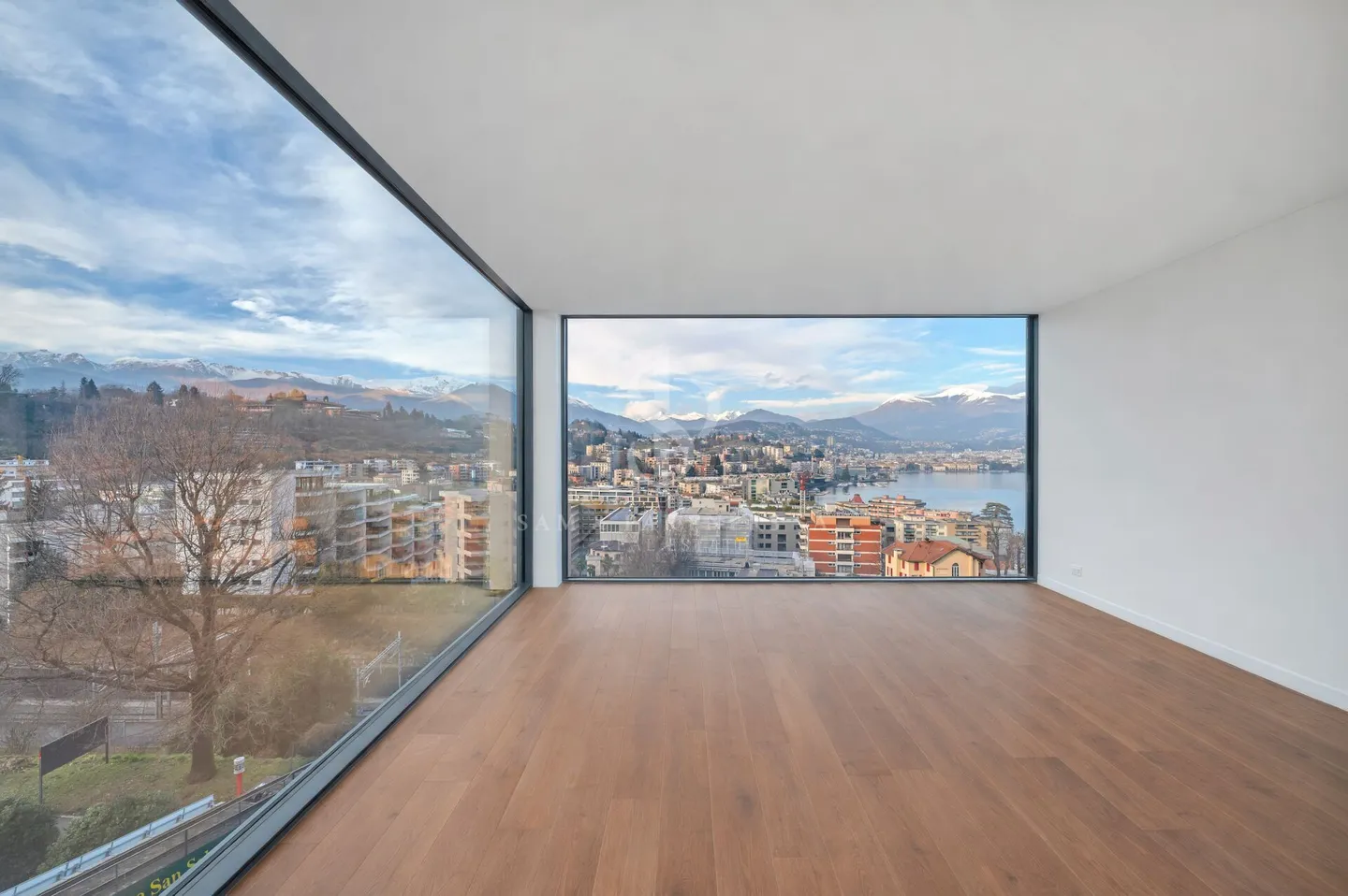Penthouse mit Blick auf den See und die Stadt - Foto 9 von 13