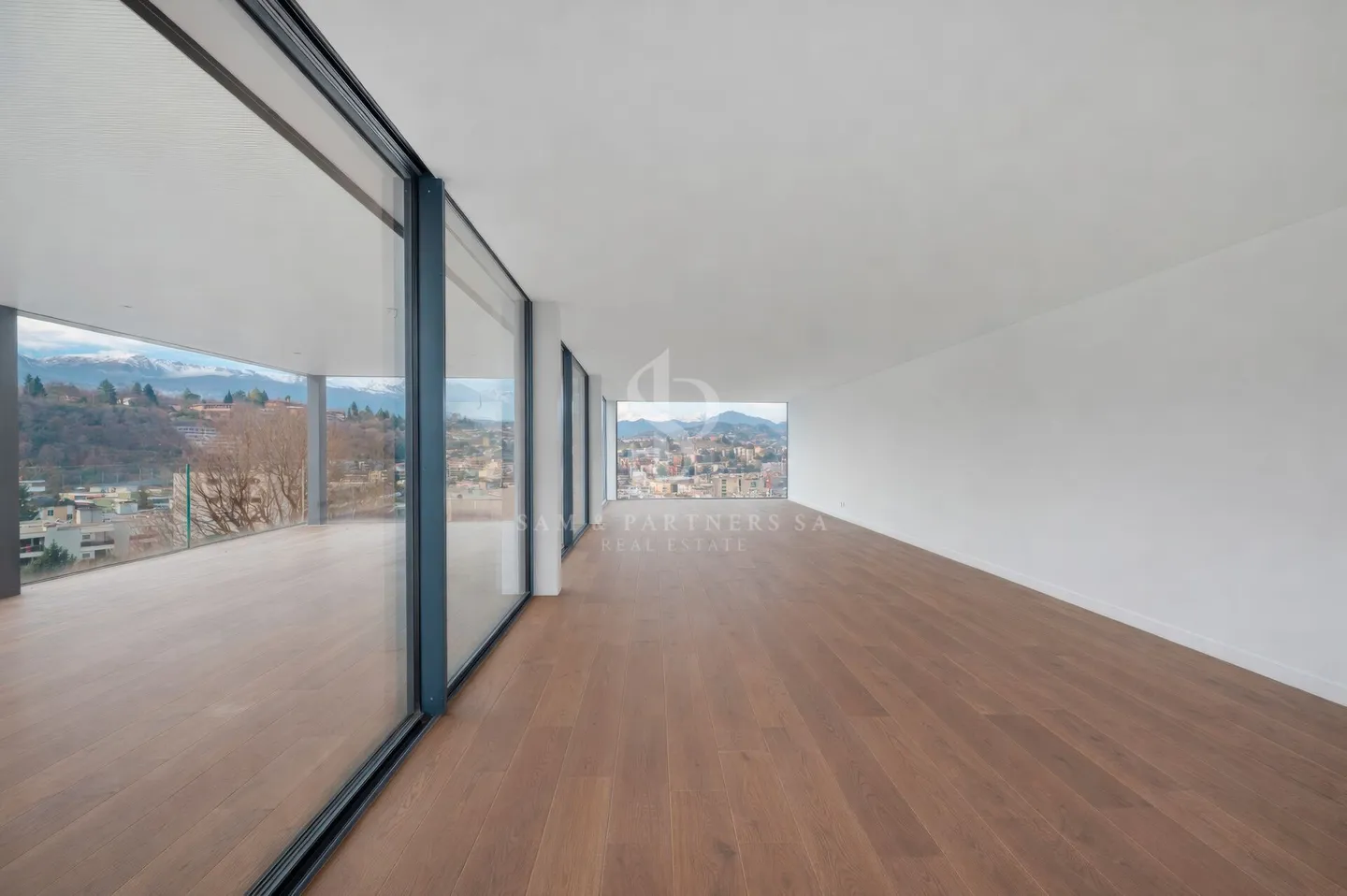 Penthouse mit Blick auf den See und die Stadt - Foto 12 von 13