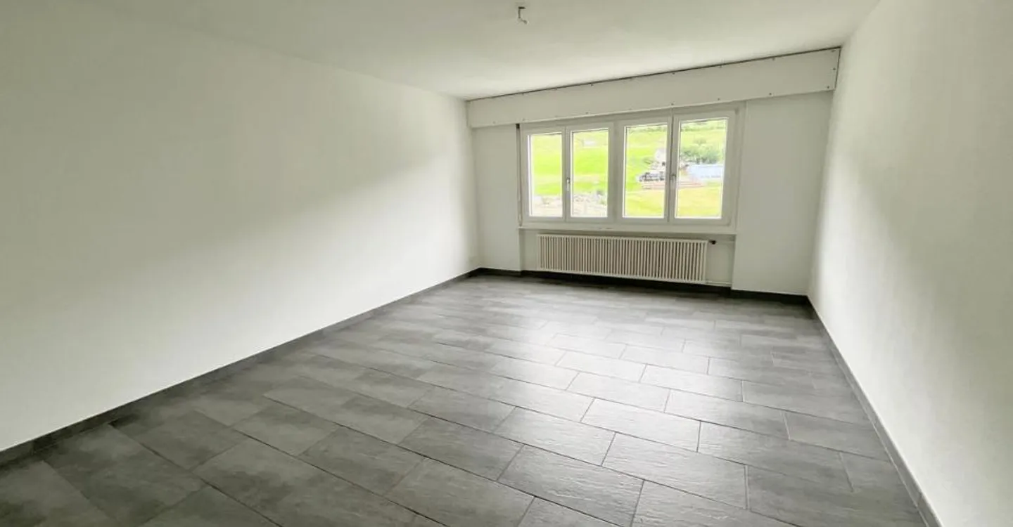 Beautiful bright 4.5 room apartment with balcony - Photo 4 of 8