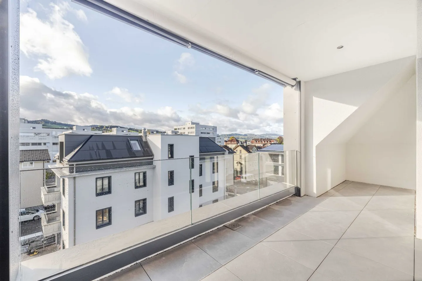 Exclusive 2.5-room apartment with wonderful view - Photo 4 of 7