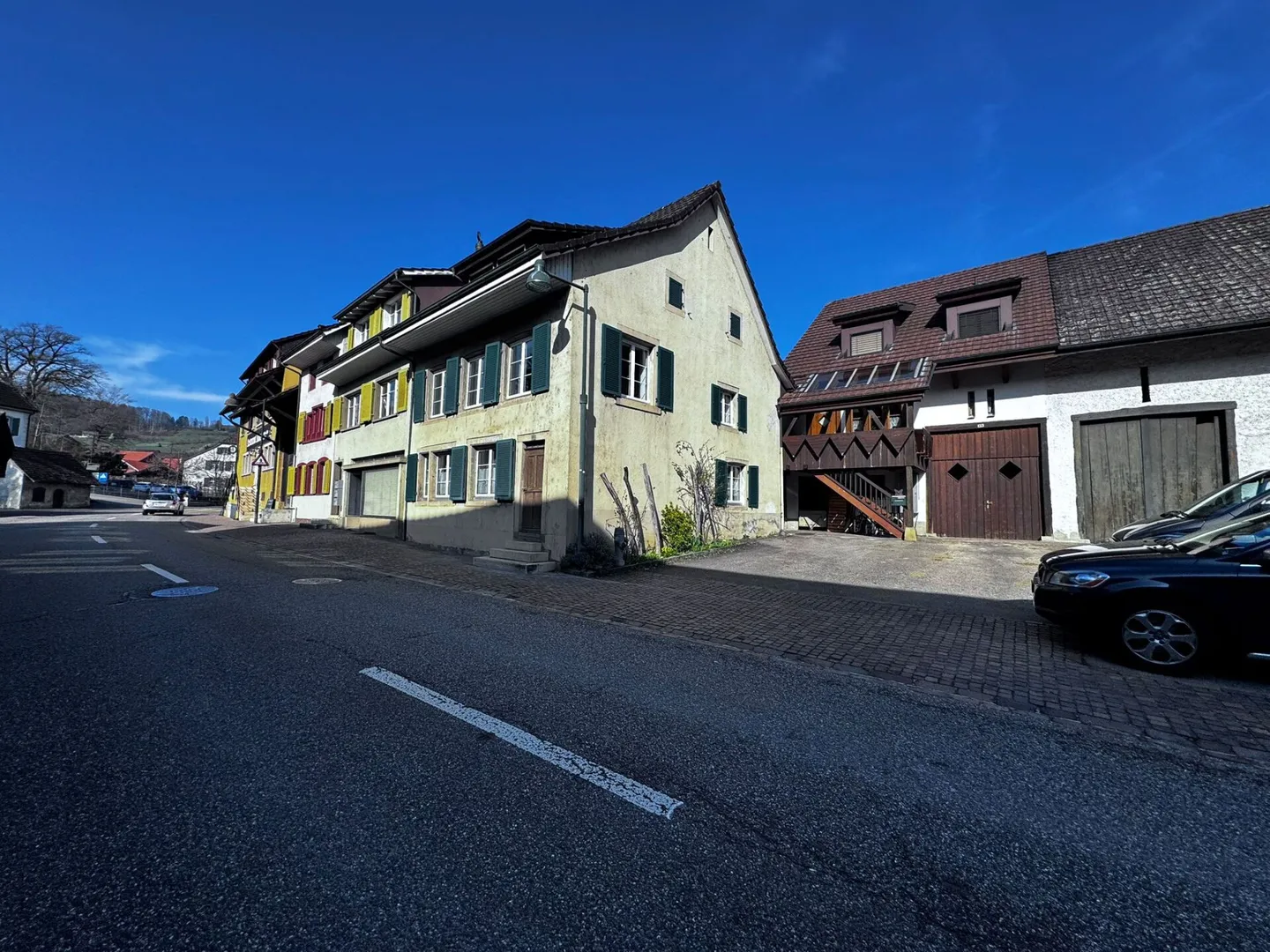 Appartamento 5.5 stanze con balcone e giardino condiviso - Foto 1 di 10