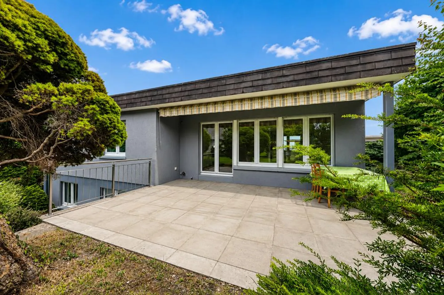 Casa unifamiliare completamente ristrutturata con idillio da giardino e vicinanza ai laghi - Foto 4 di 8