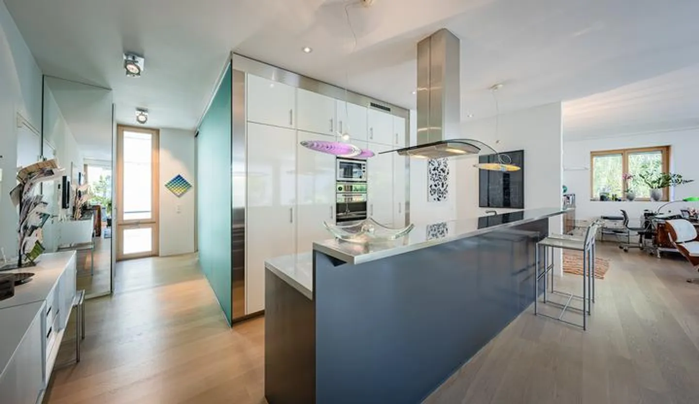 Stylish Loft Apartment in Zurich - Photo 4 of 8