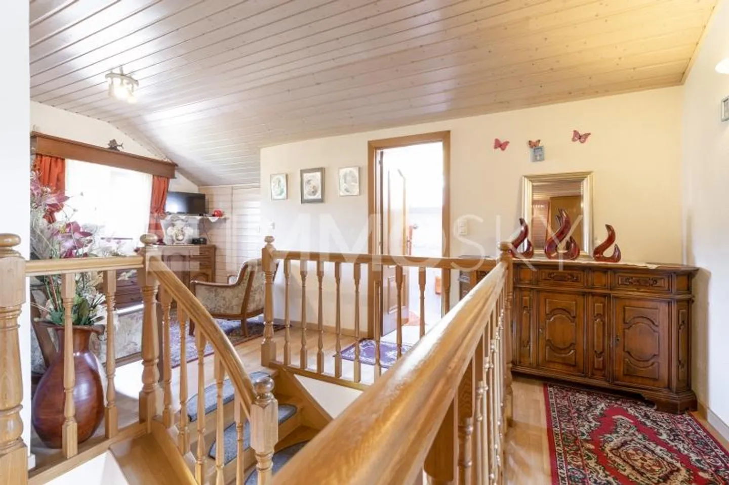 VIRTUAL TOUR: Spacious areas for the whole family - Photo 6 of 7