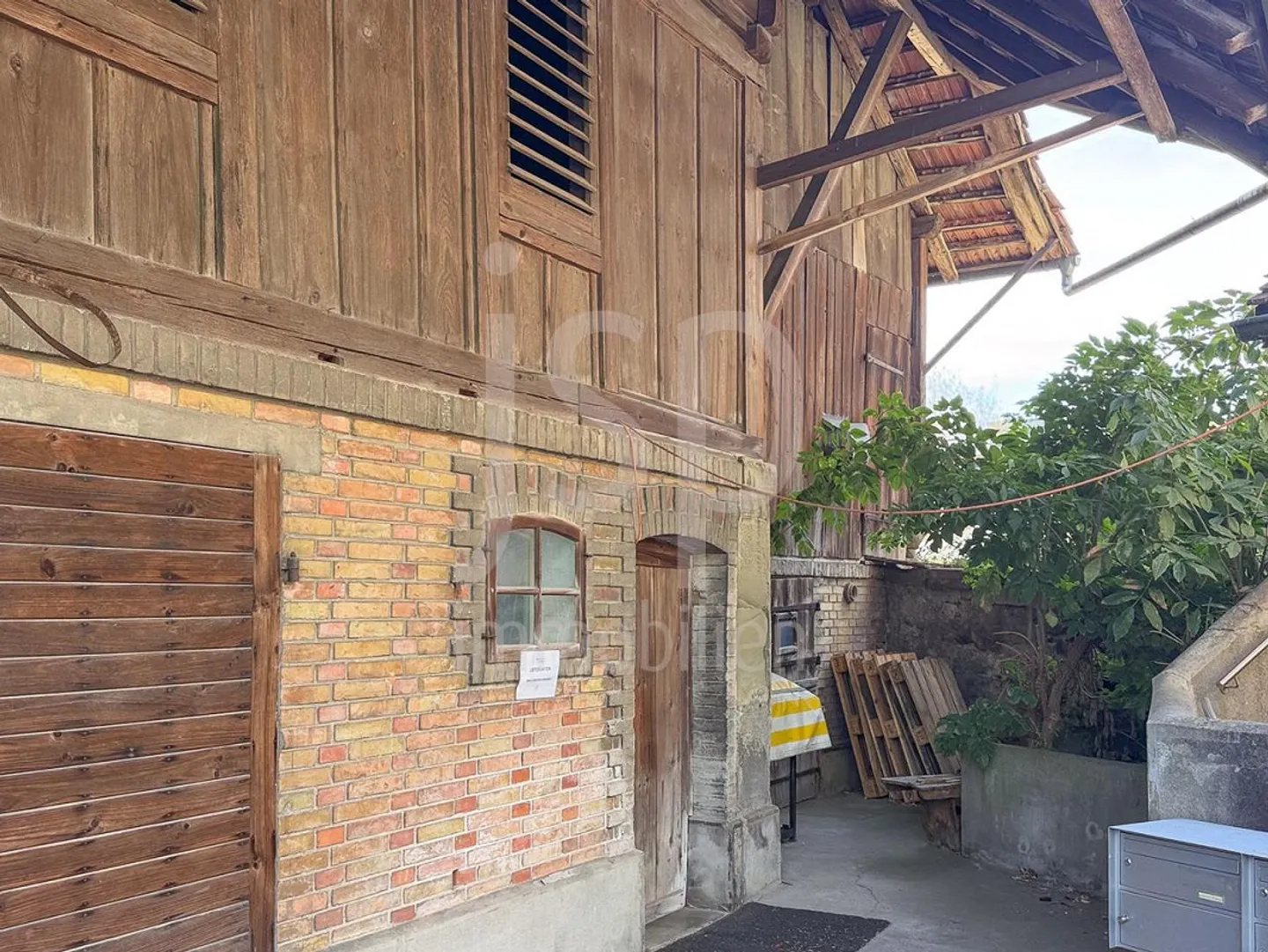 Unique property in Jegenstorf with development potential - Photo 5 of 27