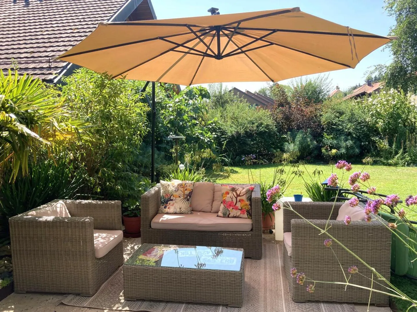 Doppelhaushälfte mit schön angelegtem und blühendem Garten - Foto 11 von 12