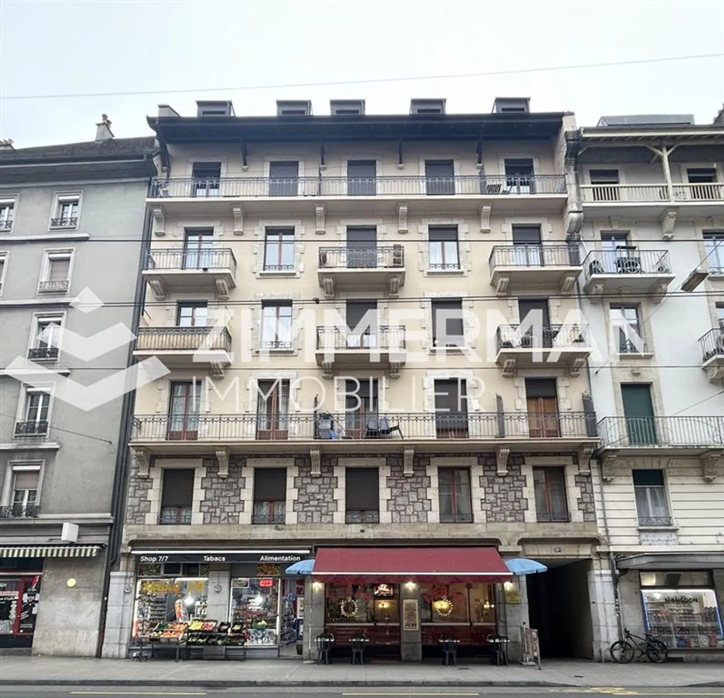Charming 5-Room Apartment in Pâquis - Photo 1 of 2