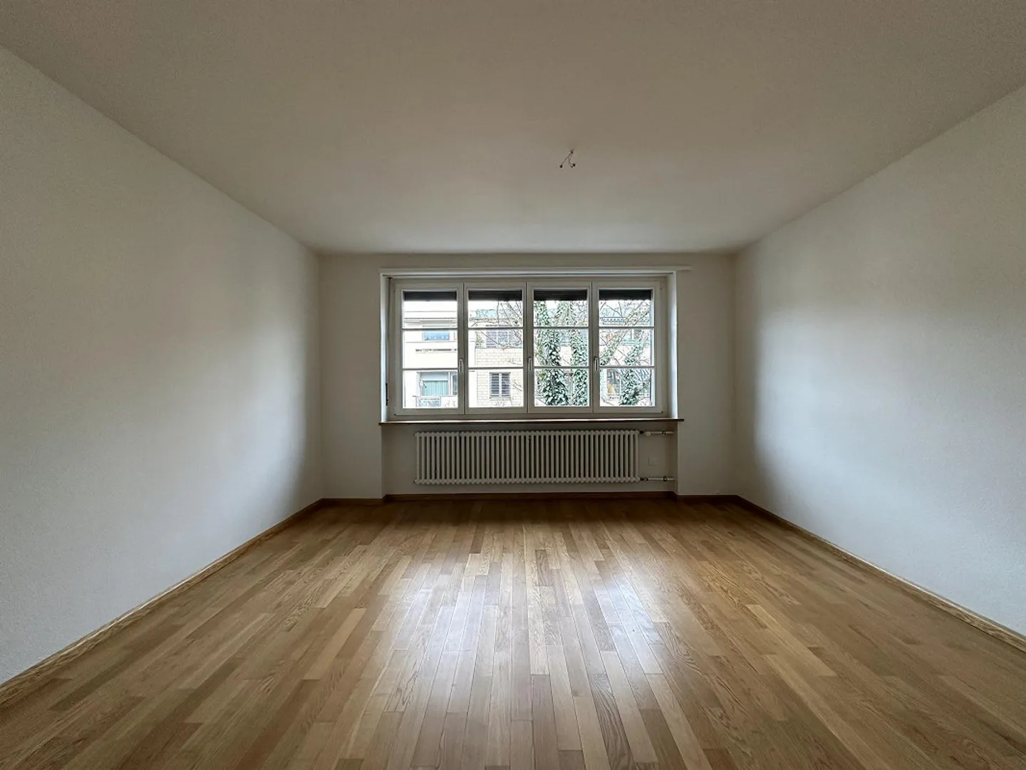 Spacious, stylishly renovated 4.5-room apartment with fireplace - Photo 9 of 18