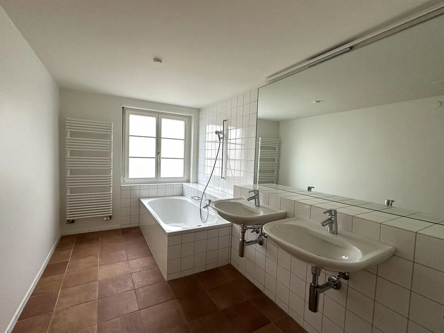 Spacious, stylishly renovated 4.5-room apartment with fireplace - Photo 11 of 18