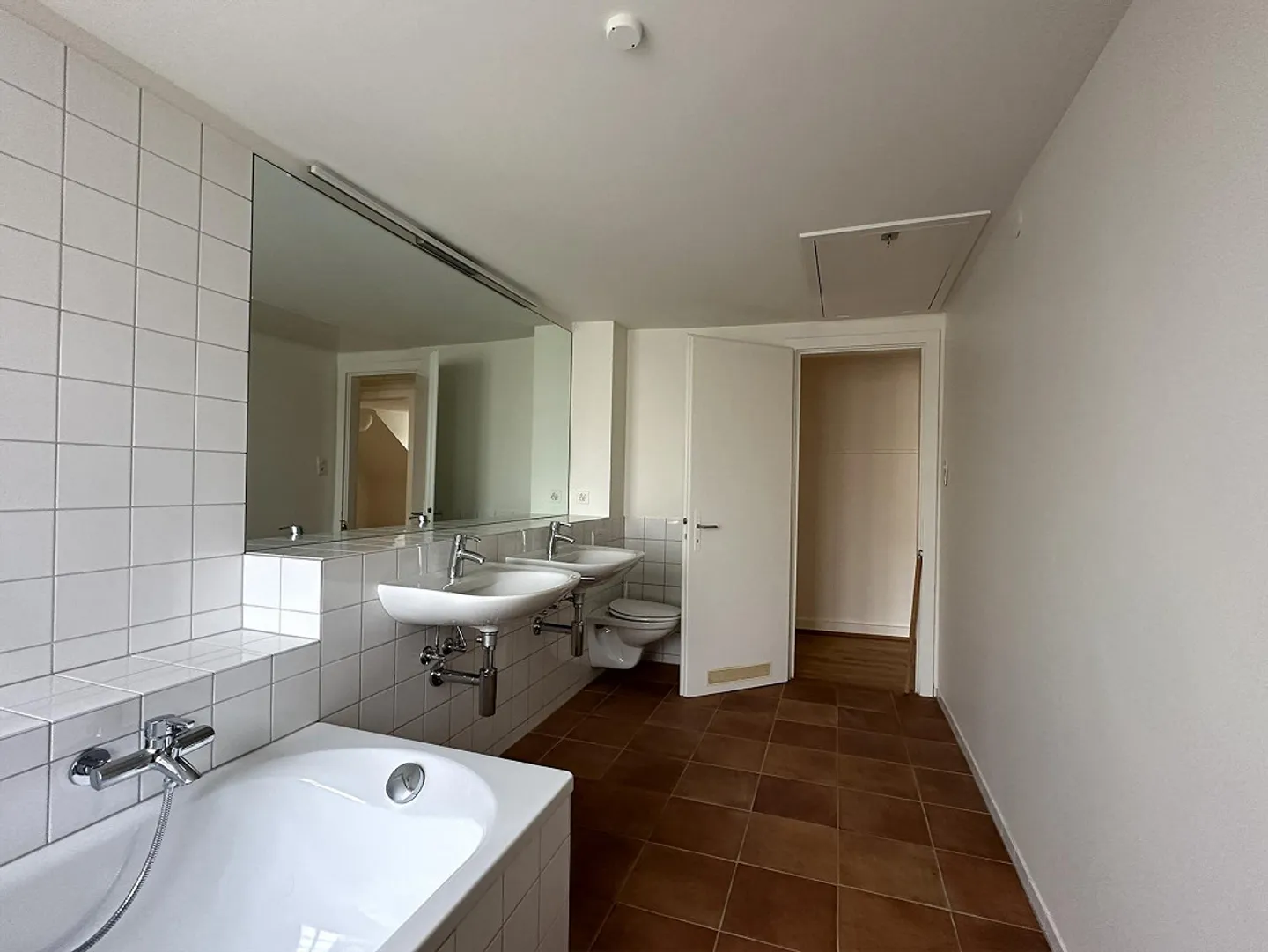 Spacious, stylishly renovated 4.5-room apartment with fireplace - Photo 12 of 18