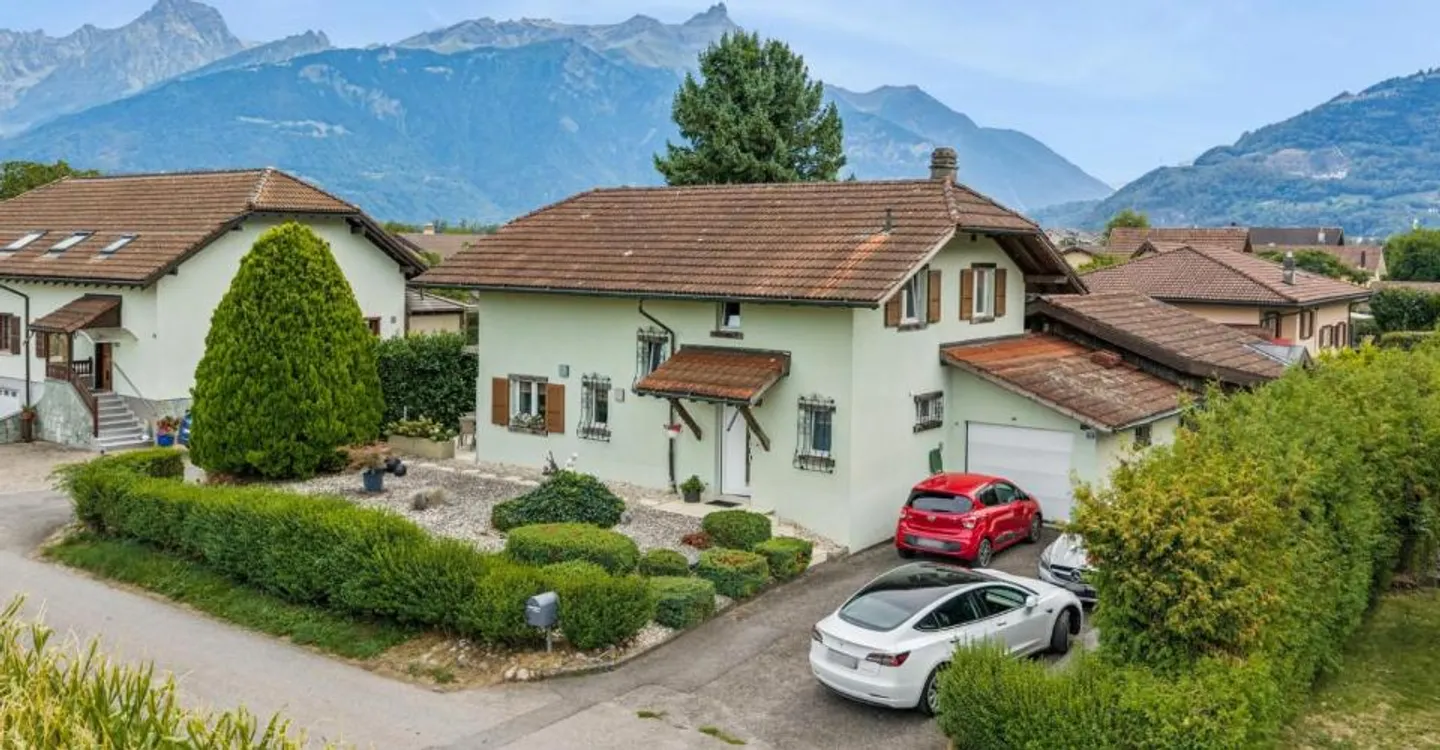Familienhaus im Herzen einer großzügigen grünen Umgebung - Foto 1 von 13
