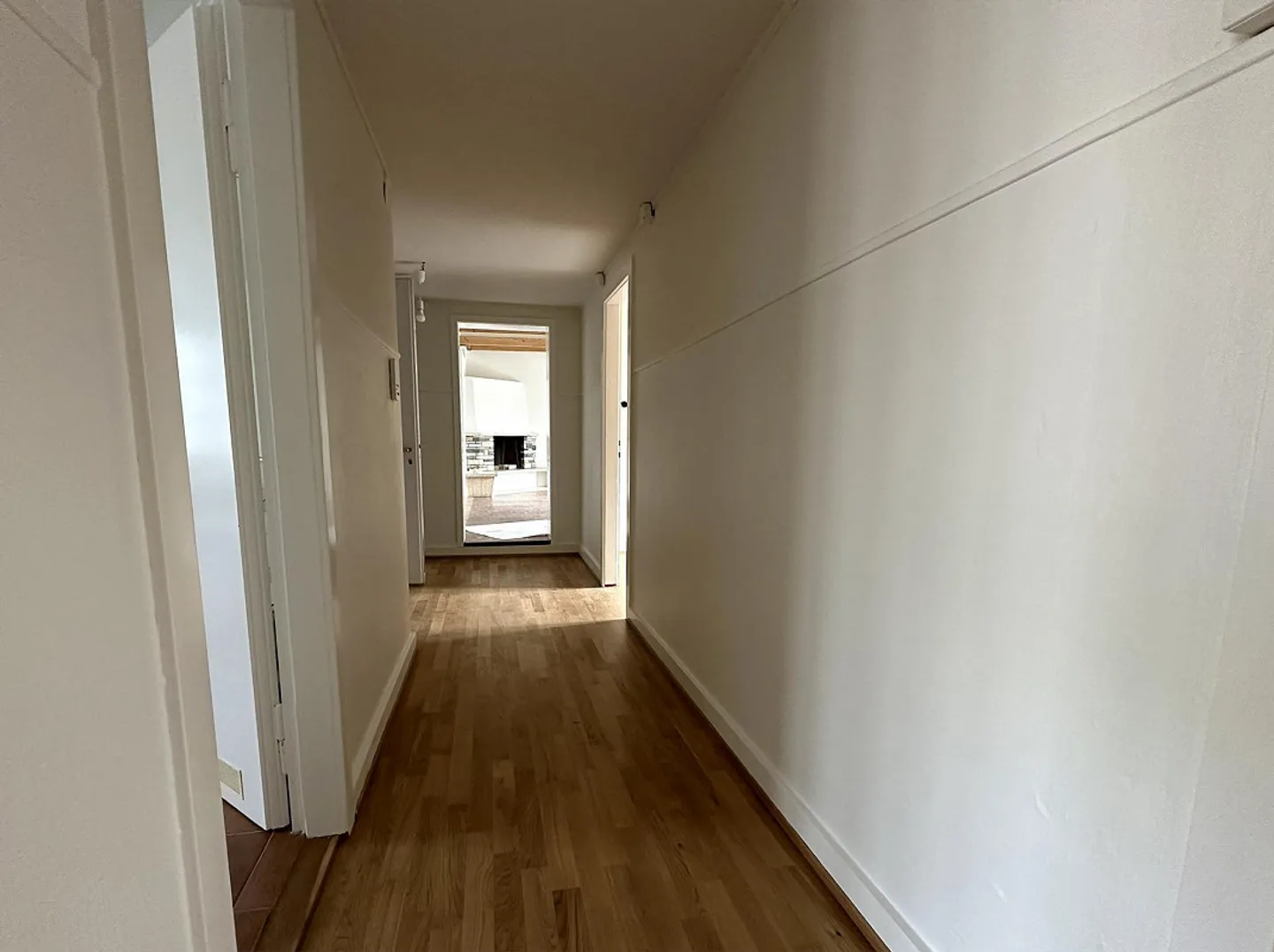 Spacious, stylishly renovated 4.5-room apartment with fireplace - Photo 14 of 18