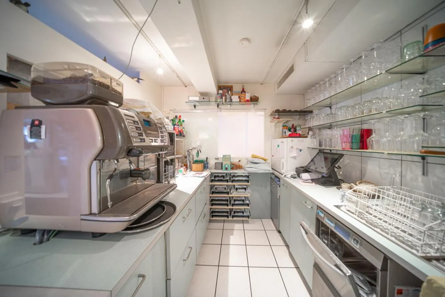 Traditional restaurant with cozy landlord apartment - Photo 5 of 9