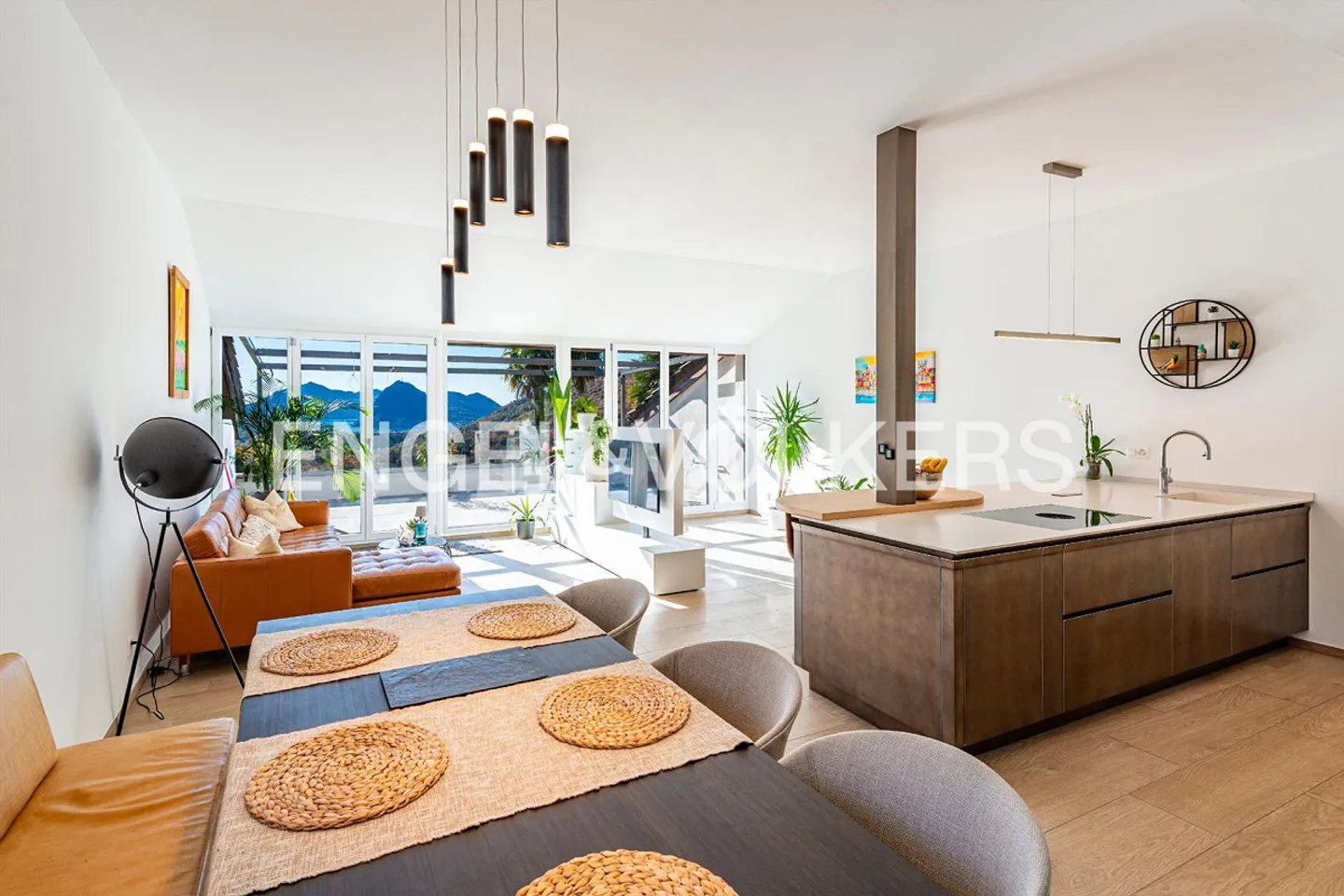 Großräumige Villa im Grünen mit viel Potential - Foto 8 von 13