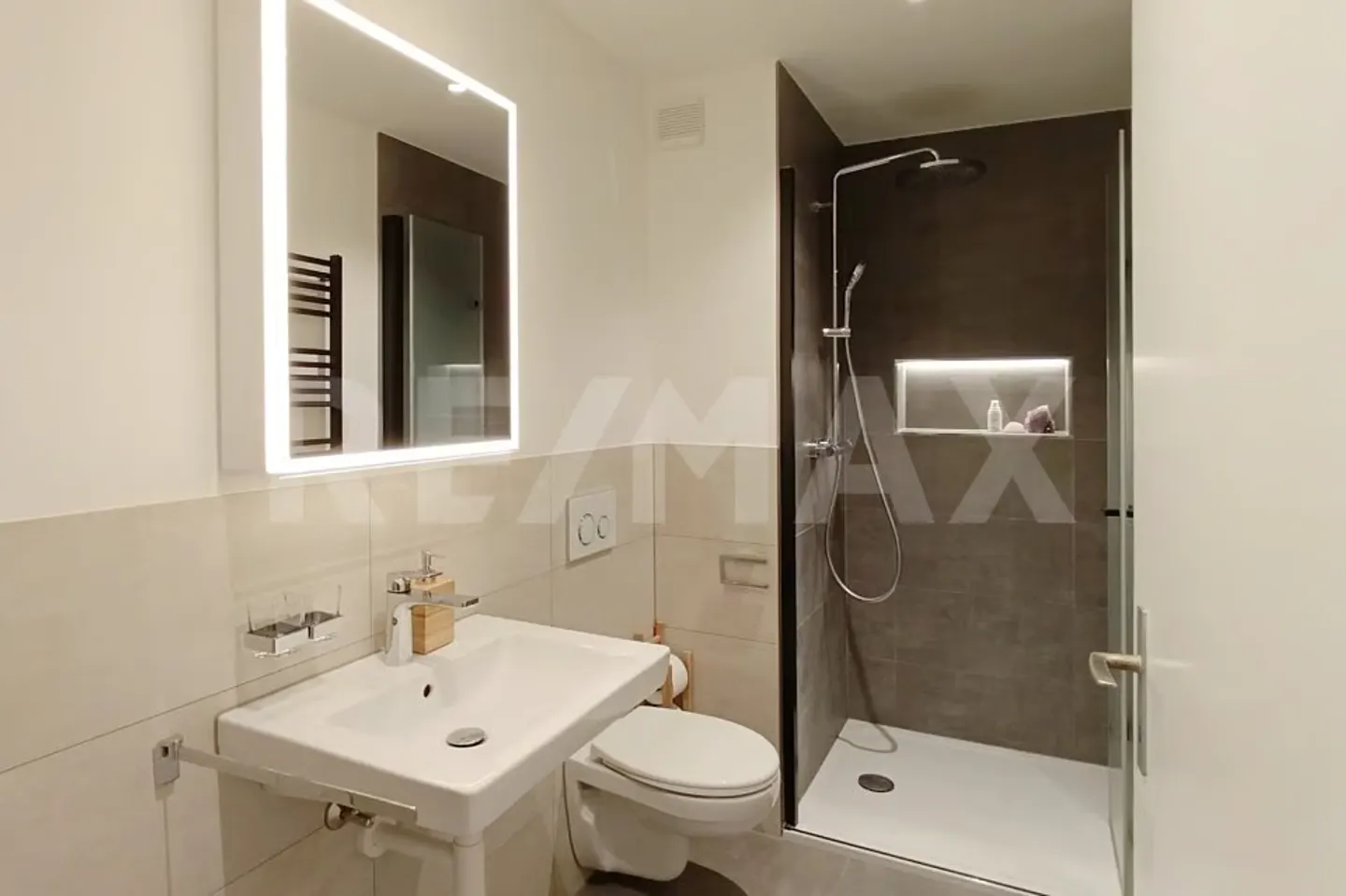 Familienfreundliche 4.5-Zimmer-Wohnung - ruhig im Grünen - Foto 5 von 12