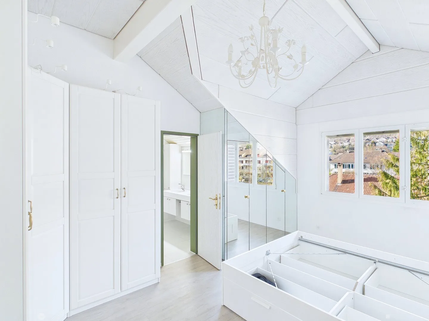 Superbe appartement en attique avec galerie supplémentaire et tour de lavage privé - Photo 6 sur 12