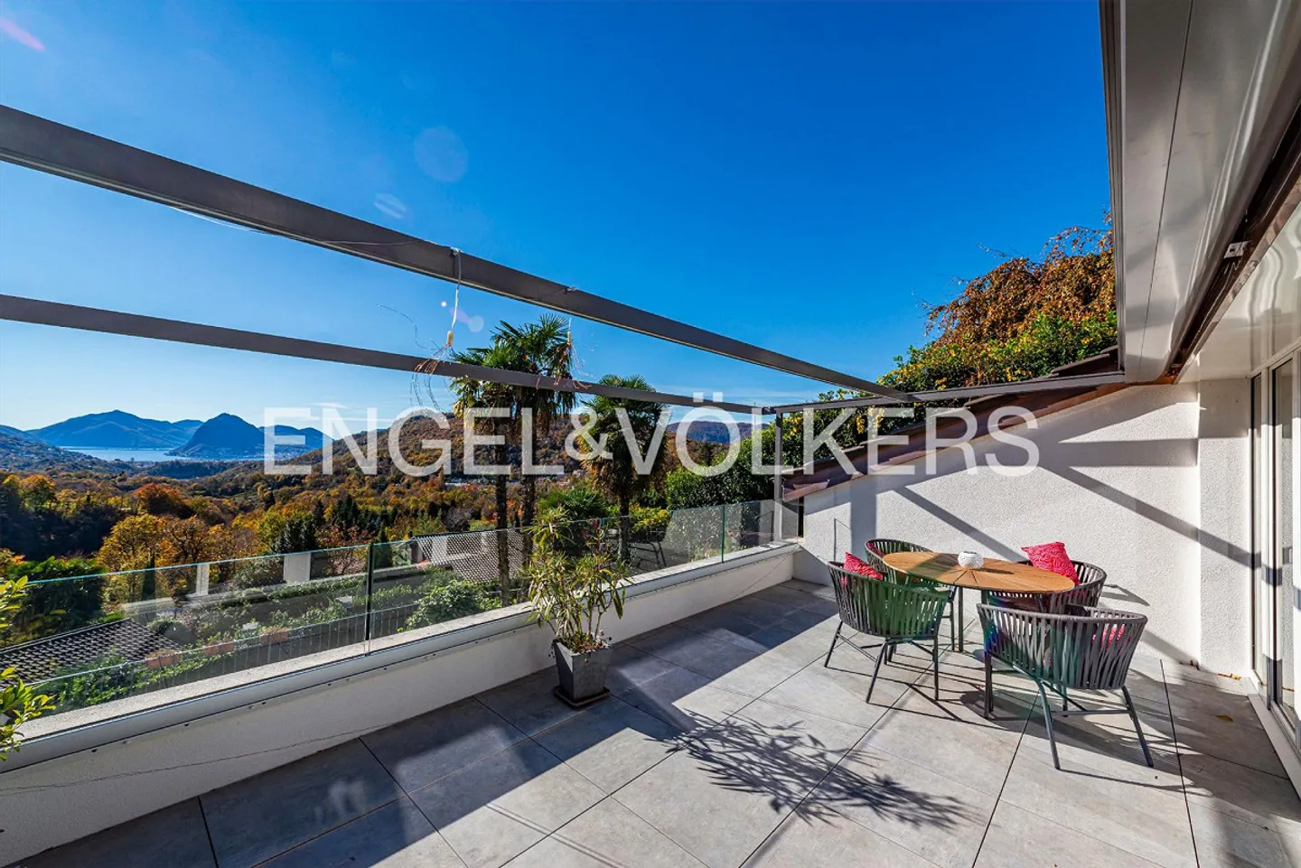 Großräumige Villa im Grünen mit viel Potential - Foto 10 von 13