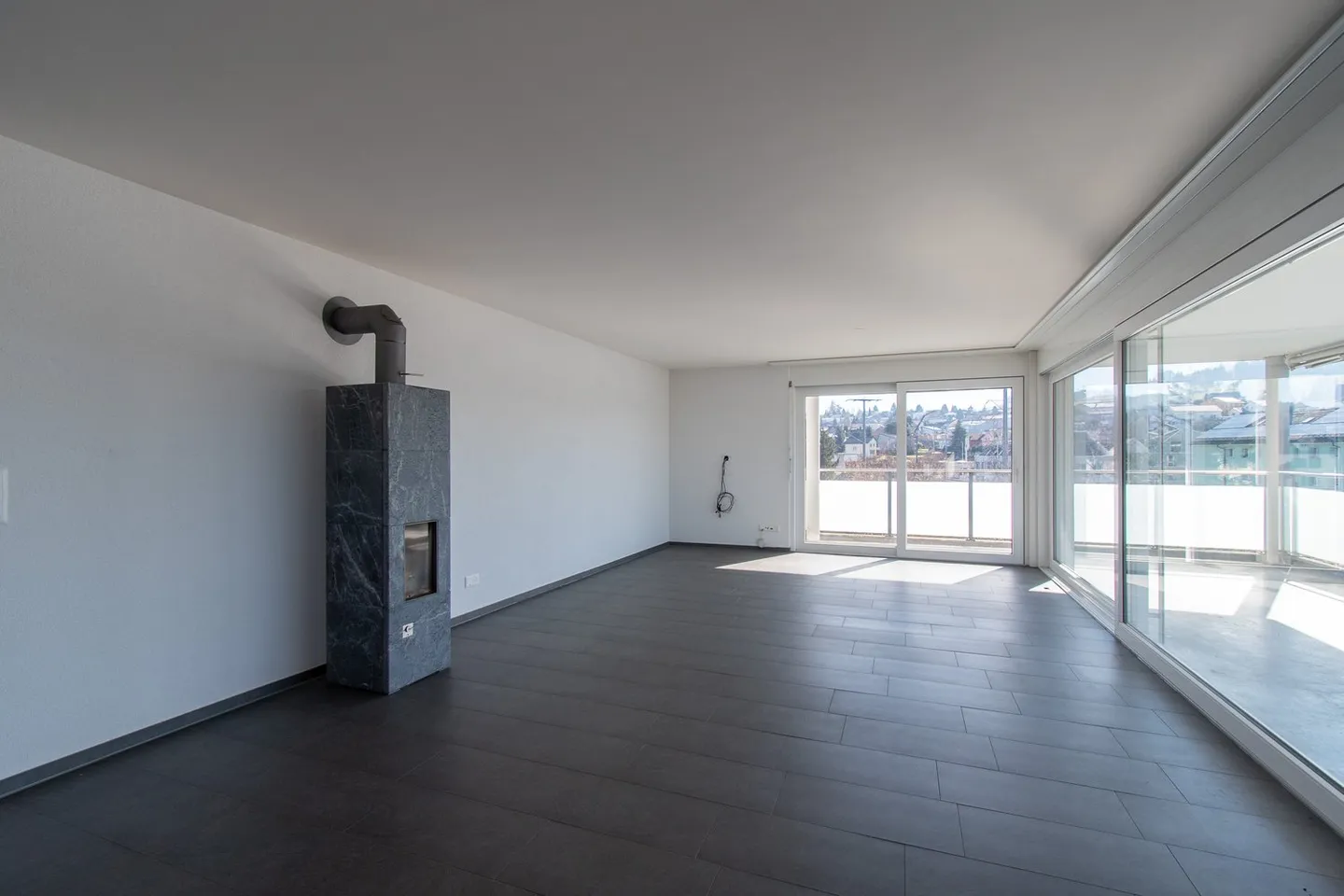 Grosszügige und helle 4.5 Zimmer-Wohnung mit Balkon - Foto 3 von 22